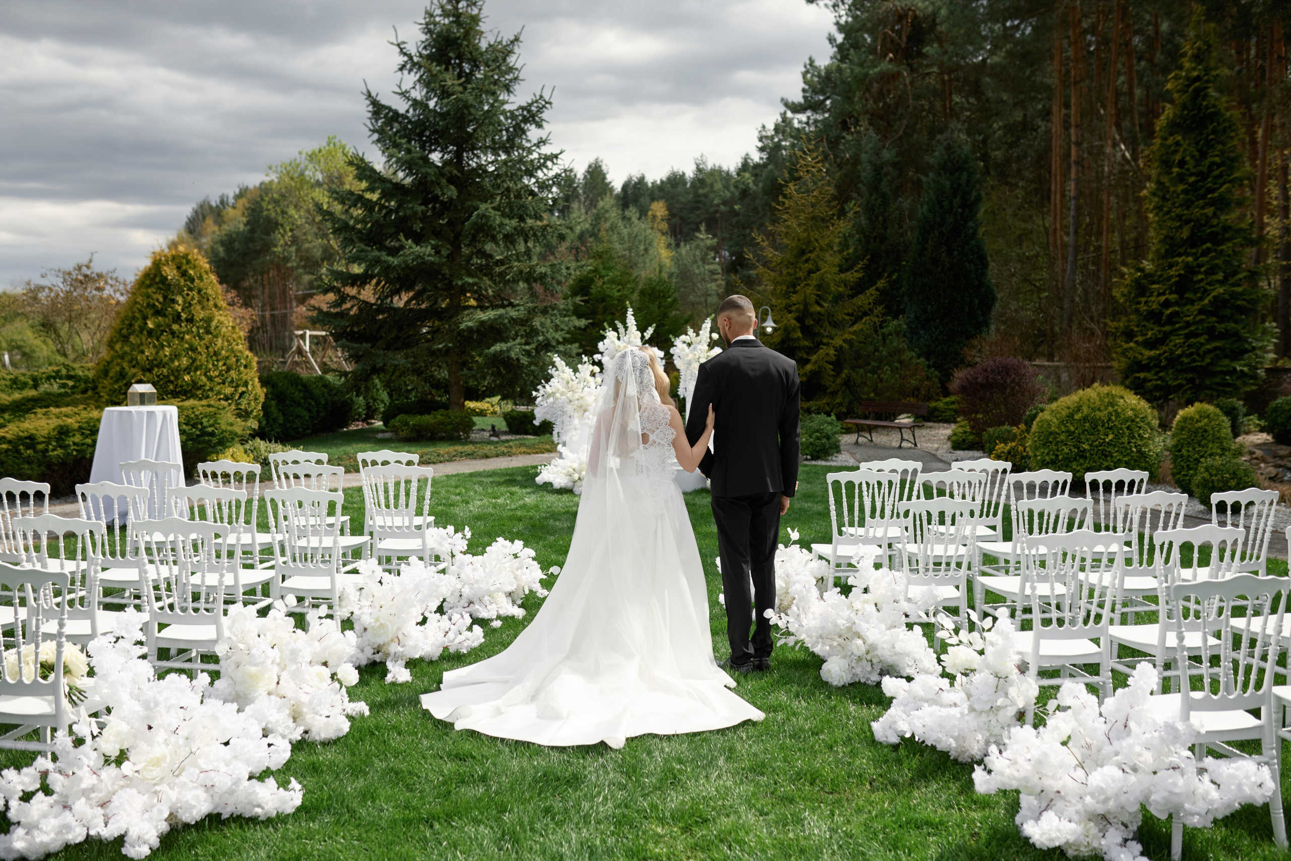 Natalia & Roman. Dworek przy lesie. Fotograf ślubny i rodzinny w Krakowie Yana Klymova