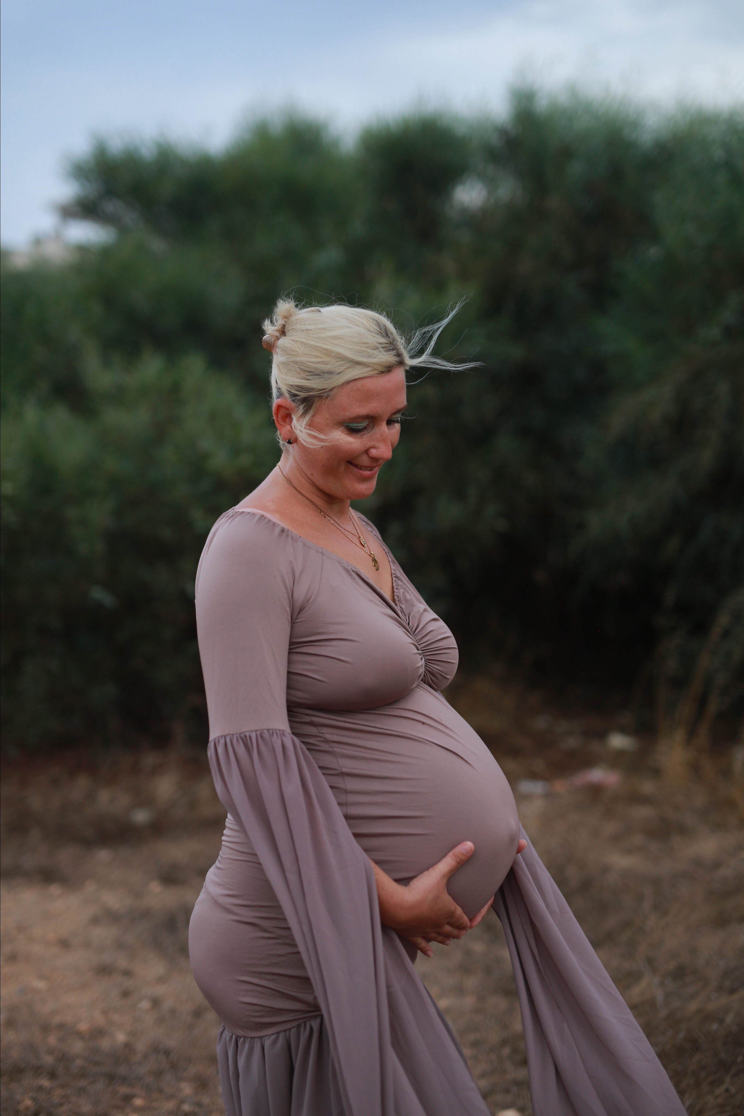 Waiting for a baby. Family and real state photographer in Haugesund Dina Vikra