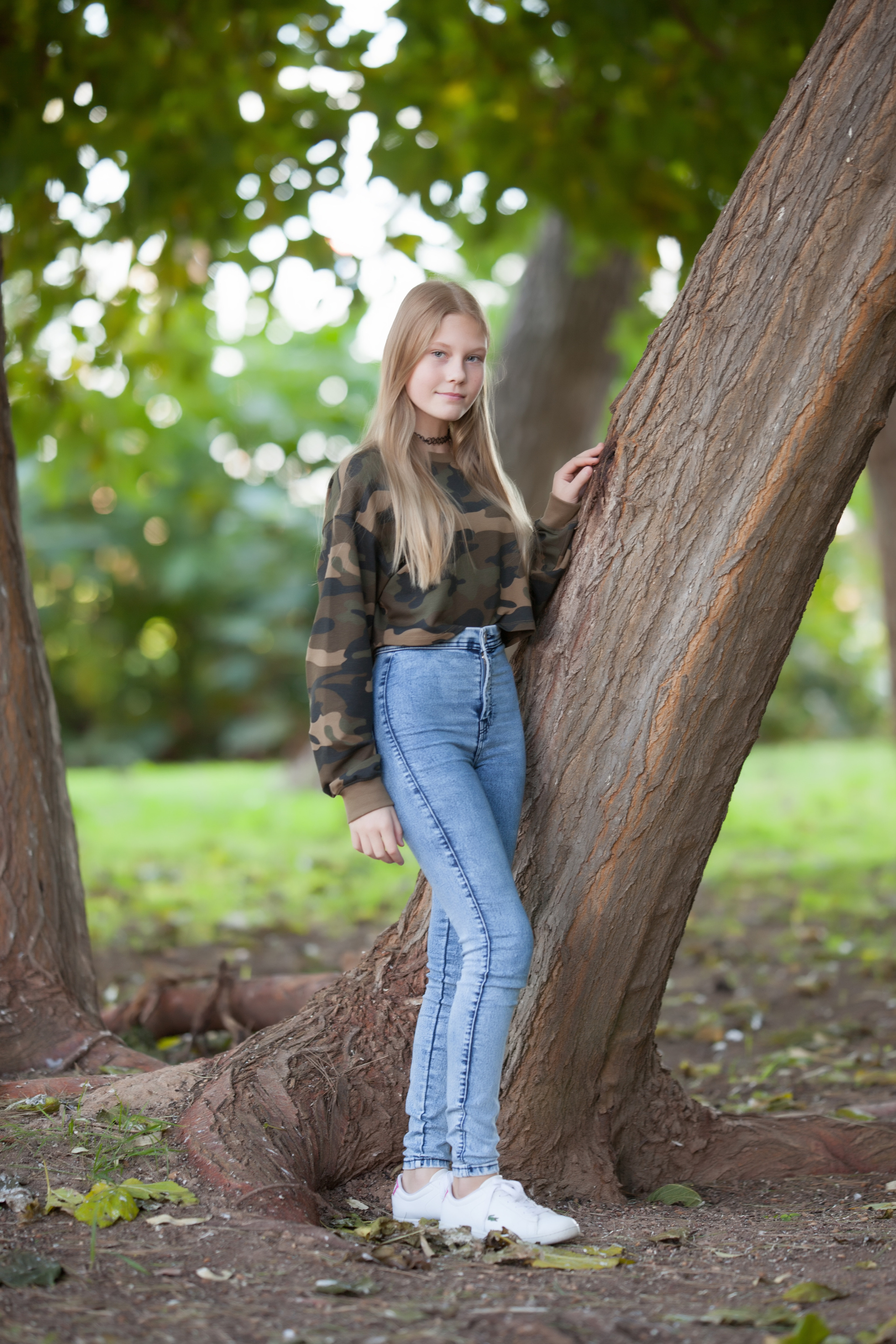 Under palm. Family and real state photographer in Haugesund Dina Vikra