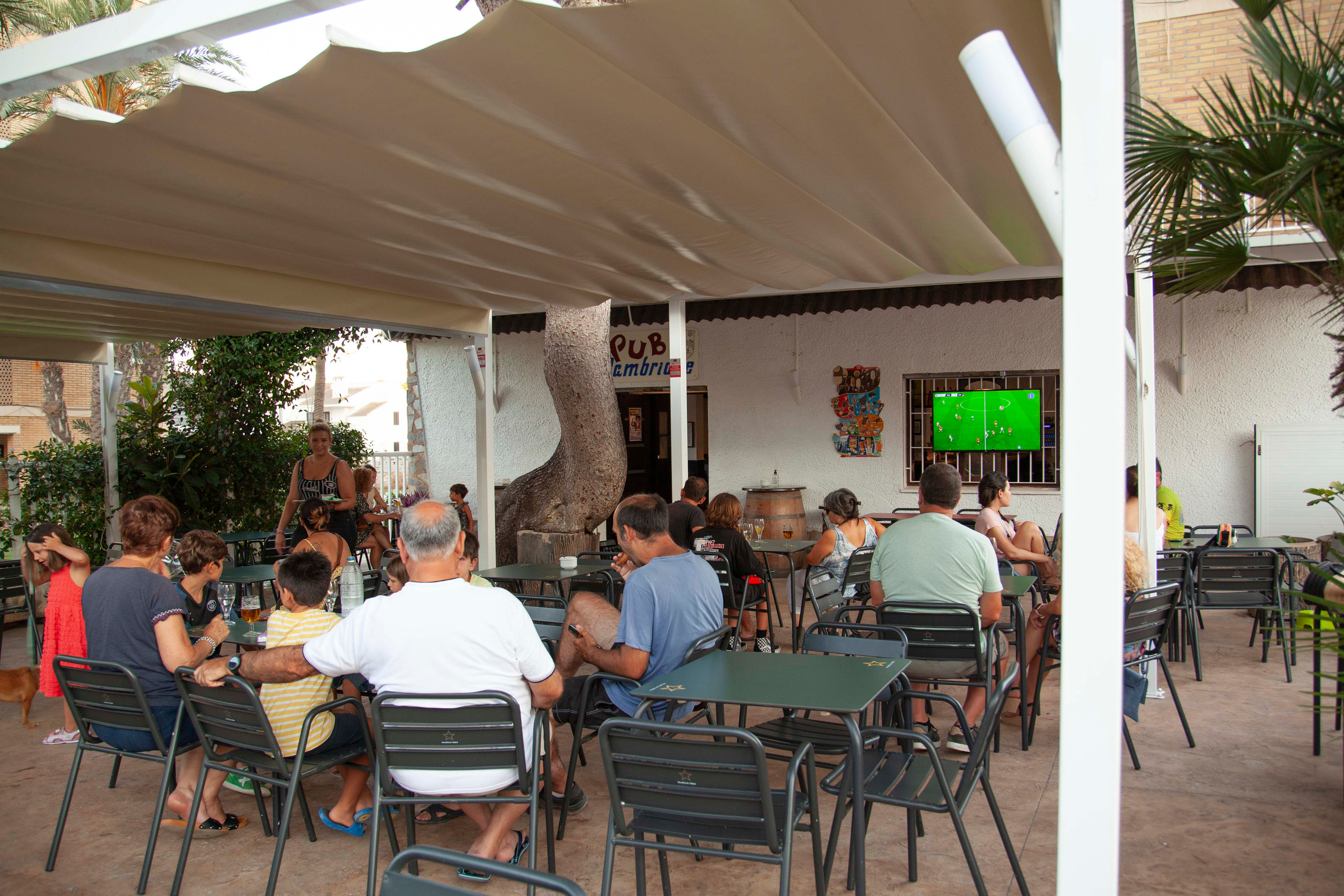 Beach bar. Family and real state photographer in Haugesund Dina Vikra