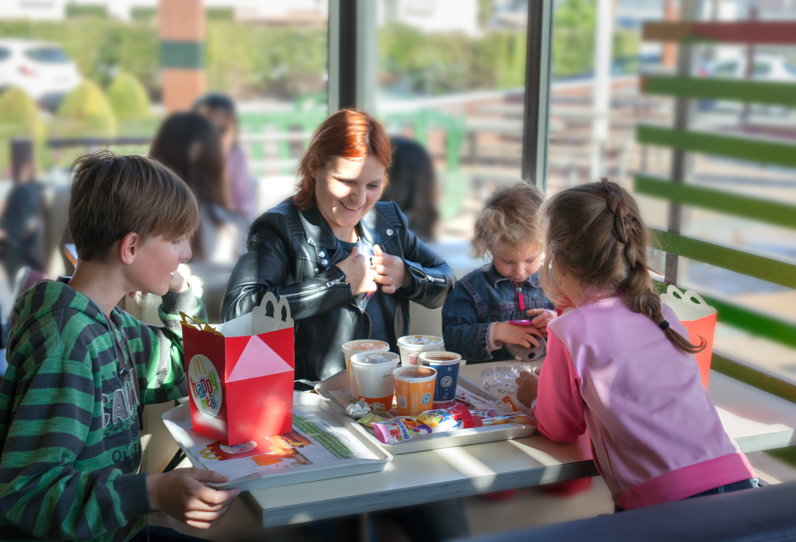 Sisters. Family and real state photographer in Haugesund Dina Vikra