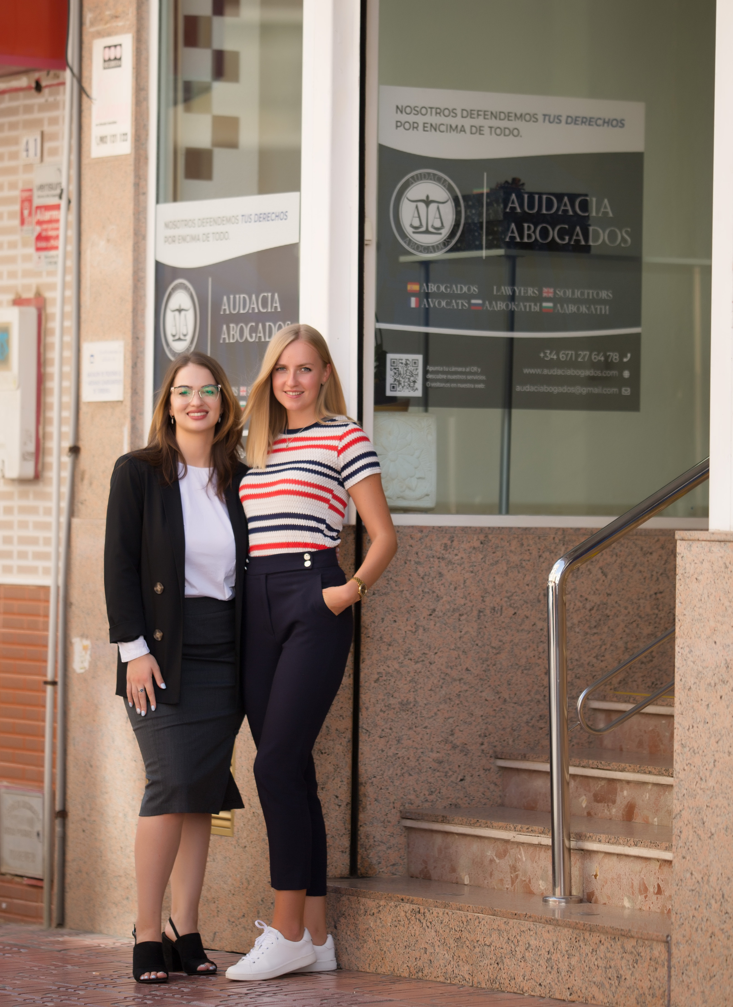 Lawyer. Family and real state photographer in Haugesund Dina Vikra