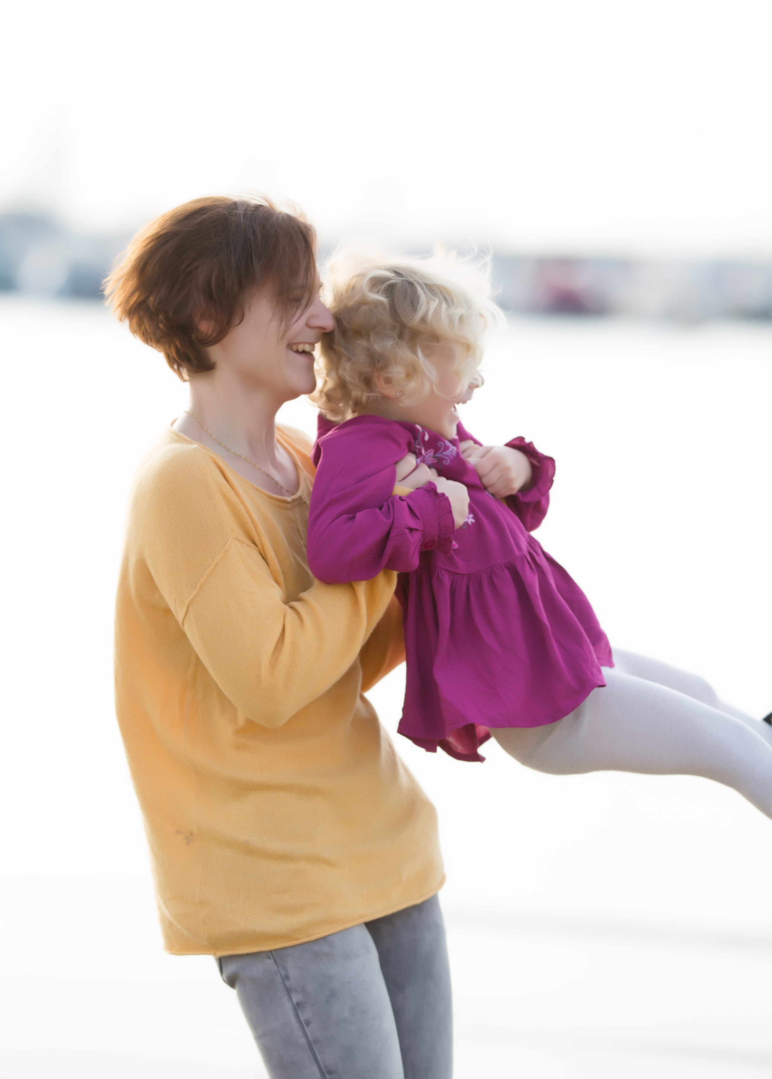 Smile. Family and real state photographer in Haugesund Dina Vikra
