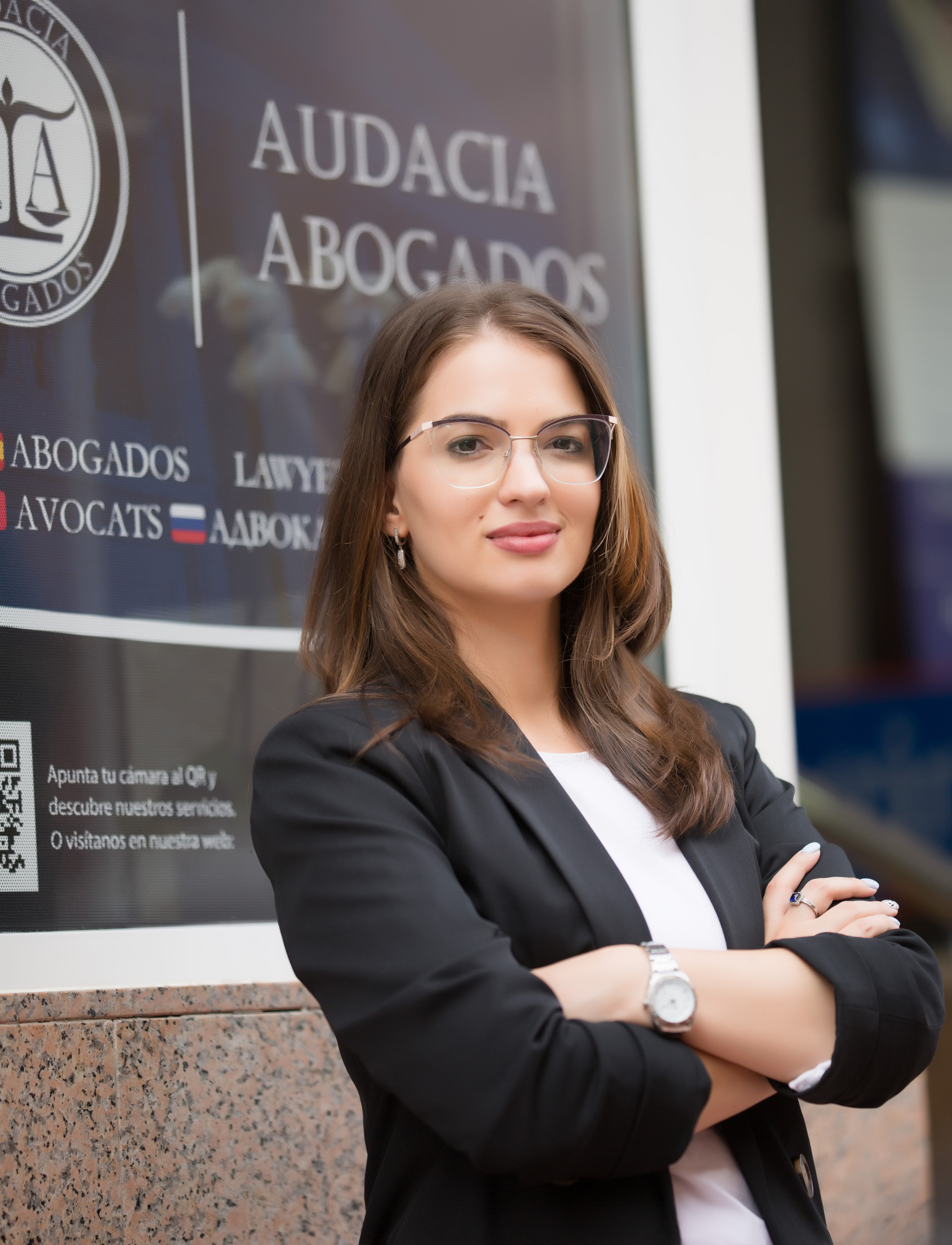 Lawyer. Family and real state photographer in Haugesund Dina Vikra