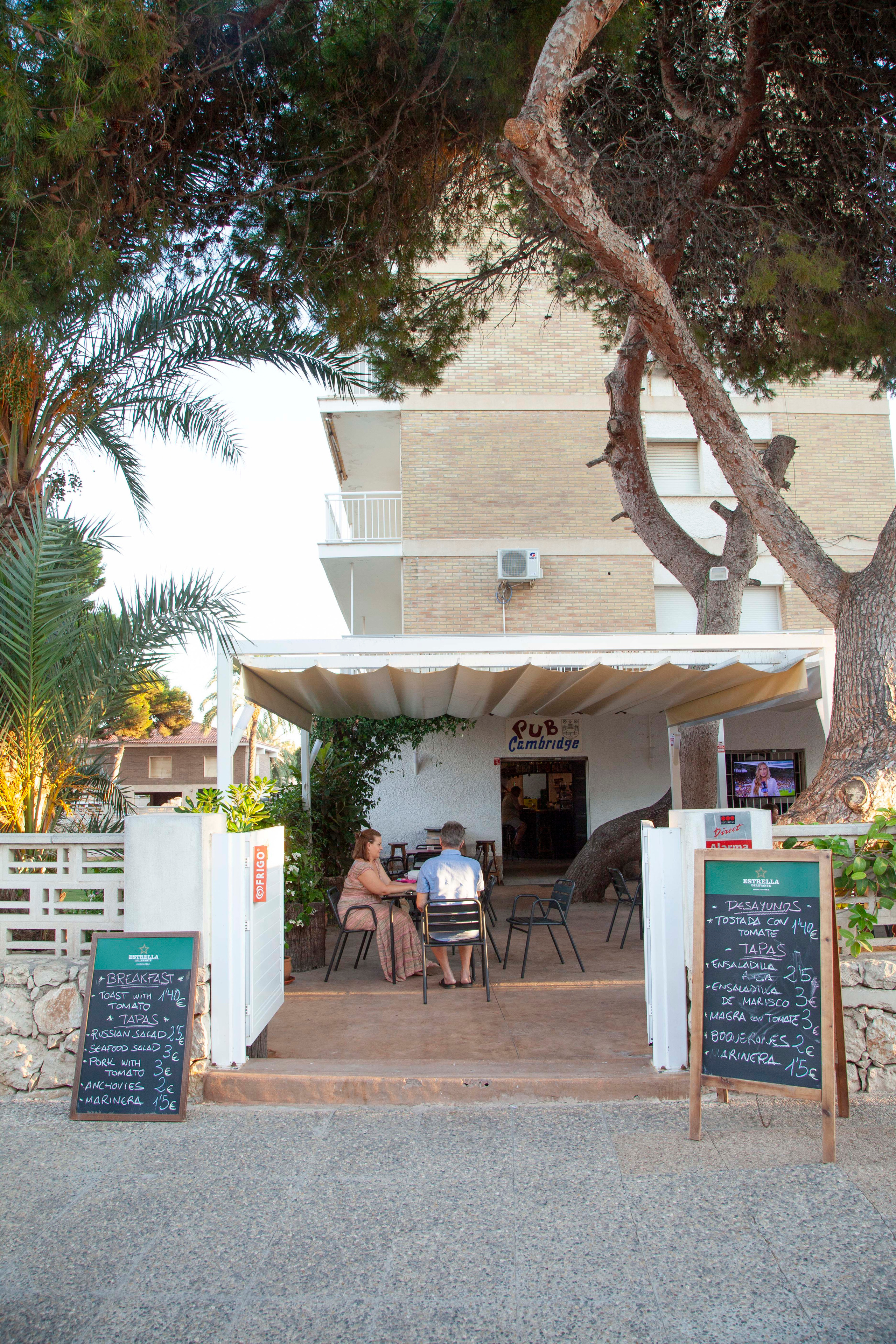 Beach bar. Family and real state photographer in Haugesund Dina Vikra