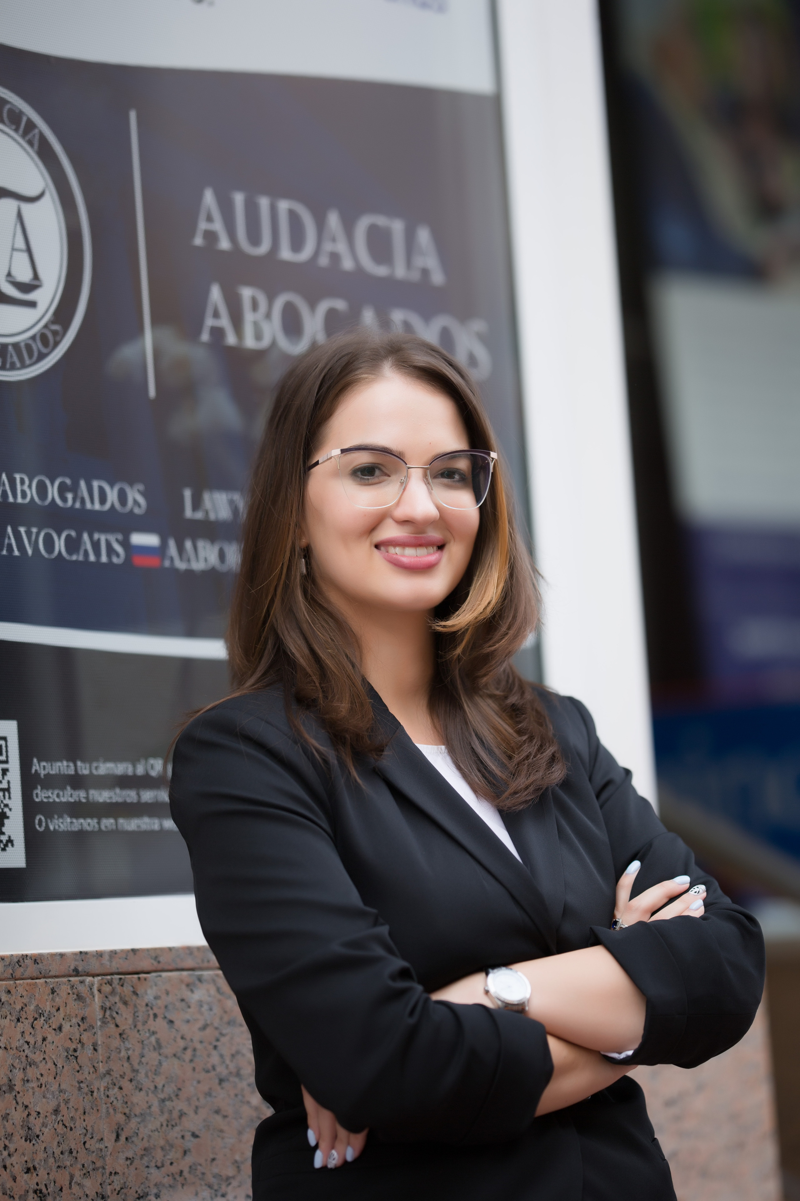 Lawyer. Family and real state photographer in Haugesund Dina Vikra