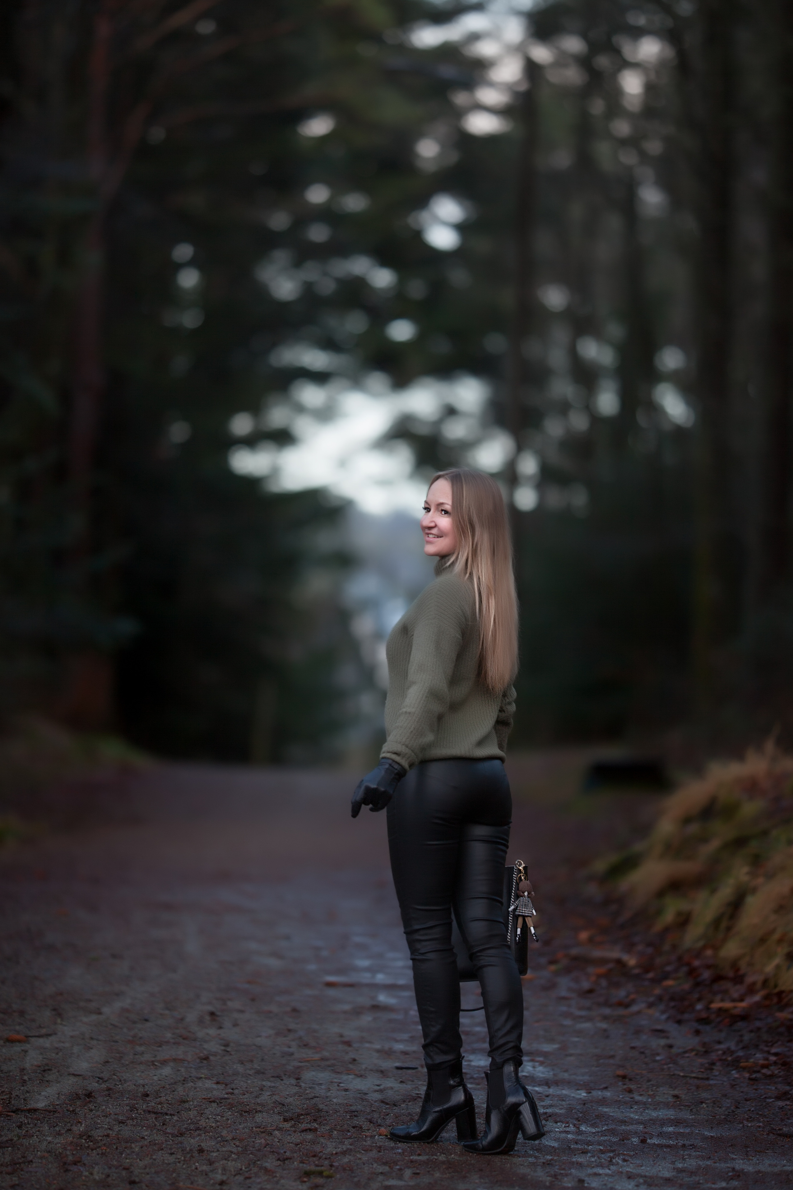 Marina and nude tones. Family and real state photographer in Haugesund Dina Vikra