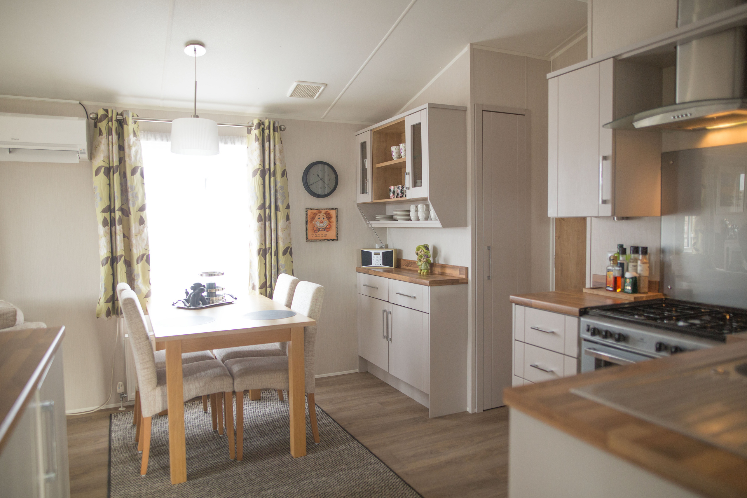 Hytta for salg. Family and real state photographer in Haugesund Dina Vikra