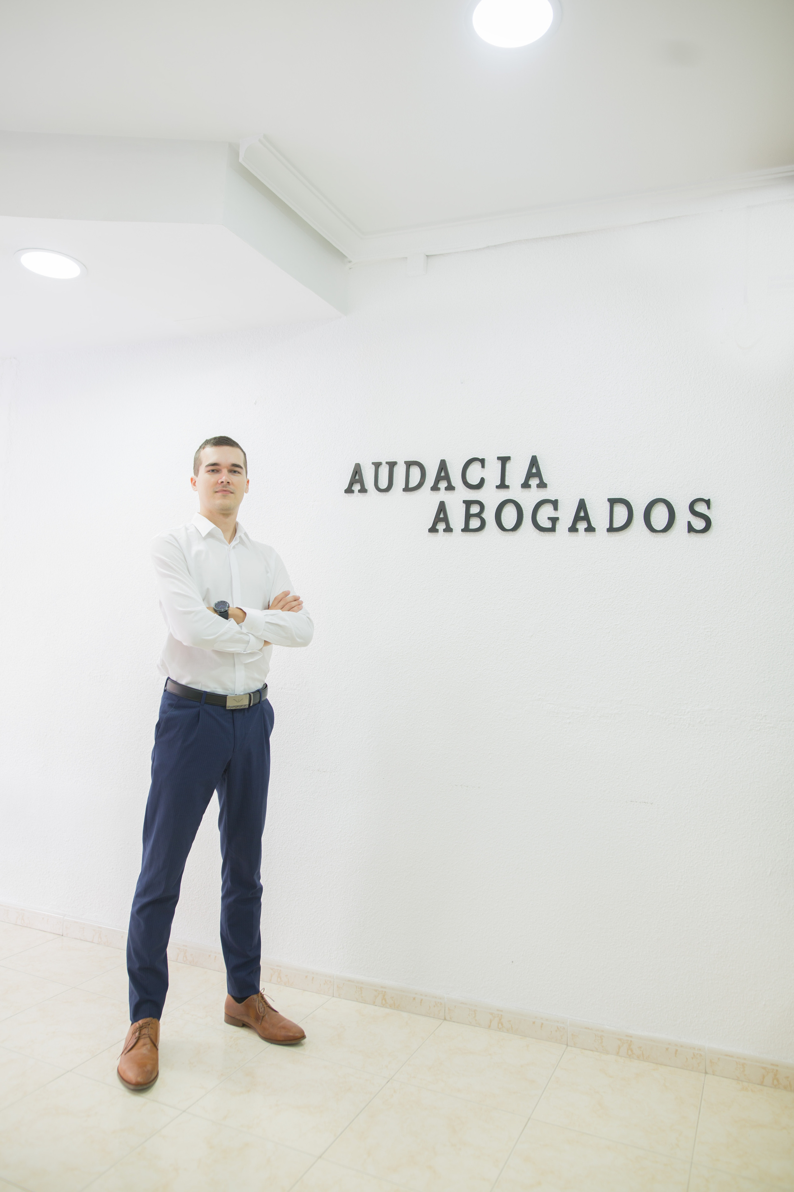 Lawyer. Family and real state photographer in Haugesund Dina Vikra