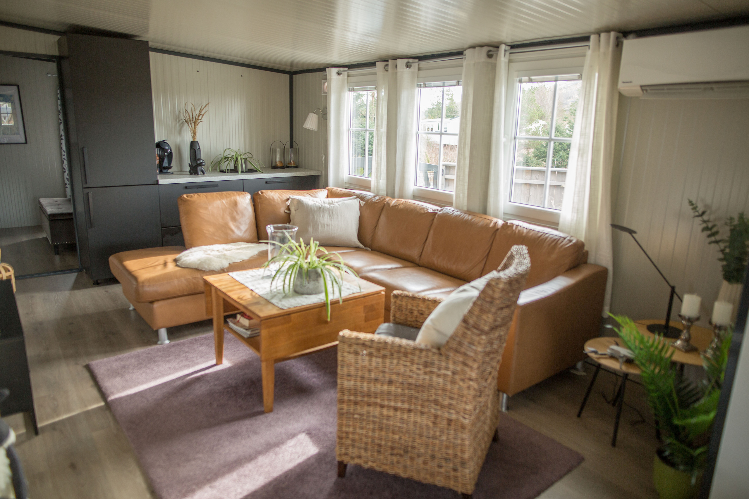 Hytta for salg. Family and real state photographer in Haugesund Dina Vikra