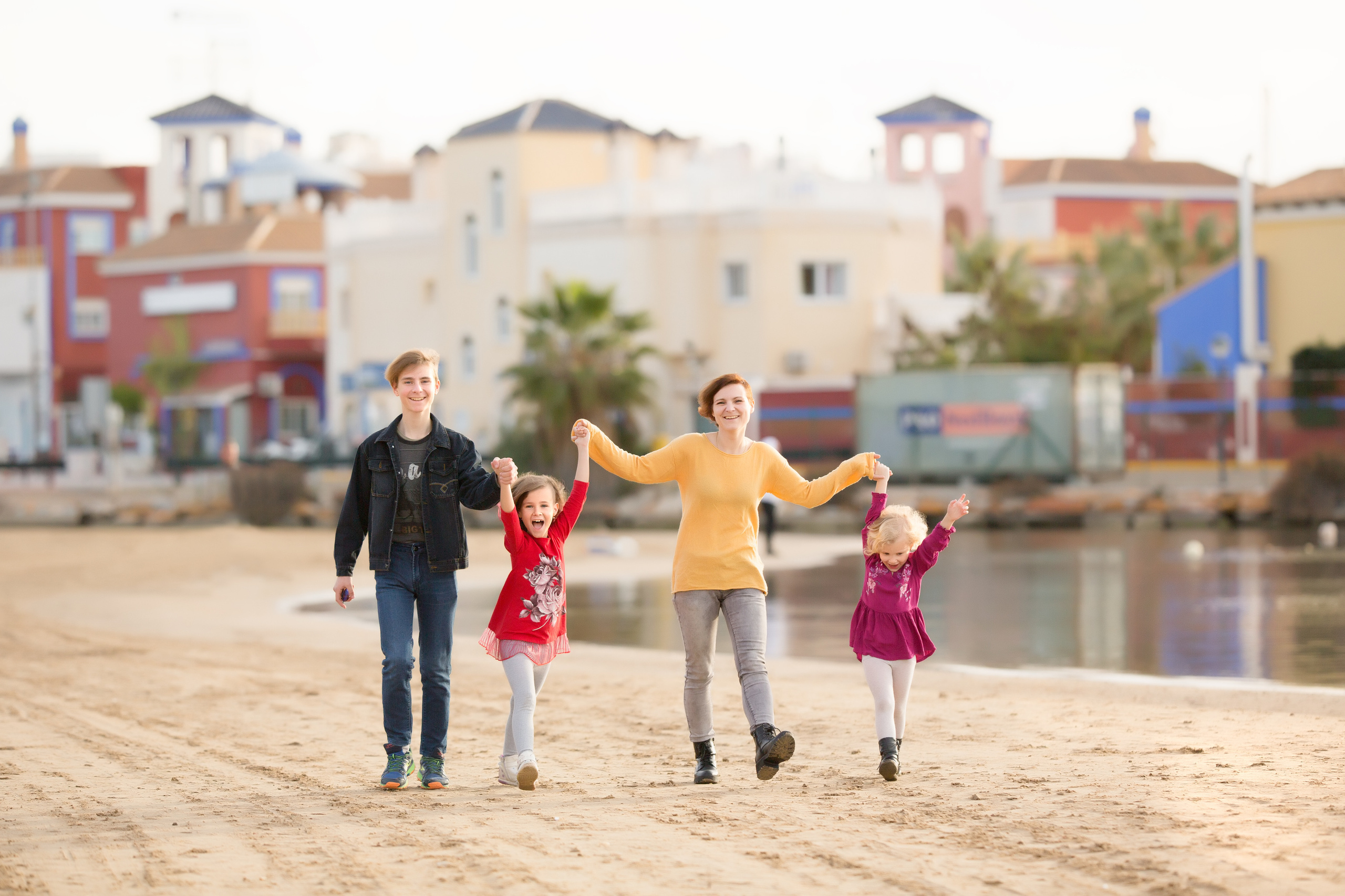 Smile. Family and real state photographer in Haugesund Dina Vikra
