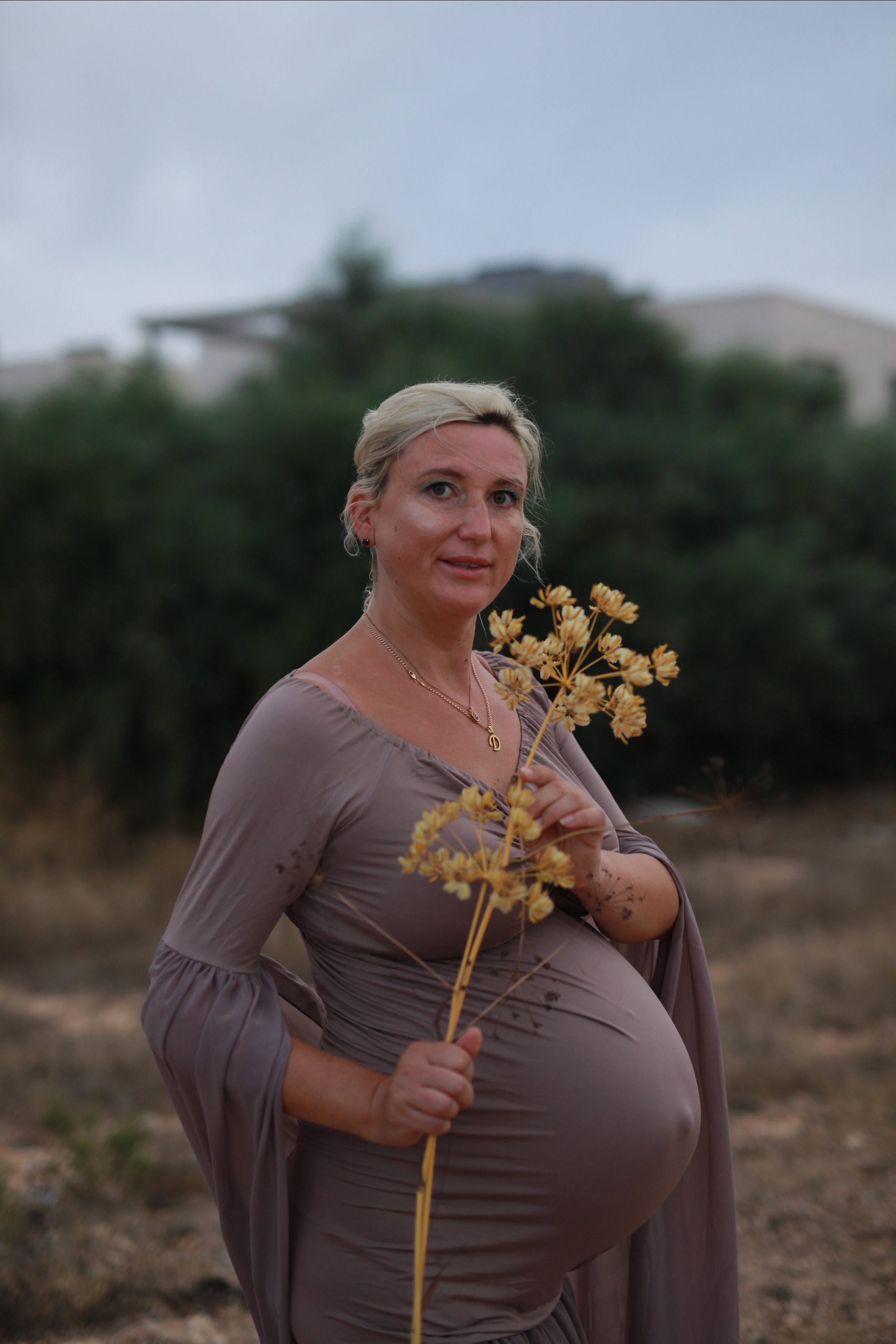 Waiting for a baby. Family and real state photographer in Haugesund Dina Vikra