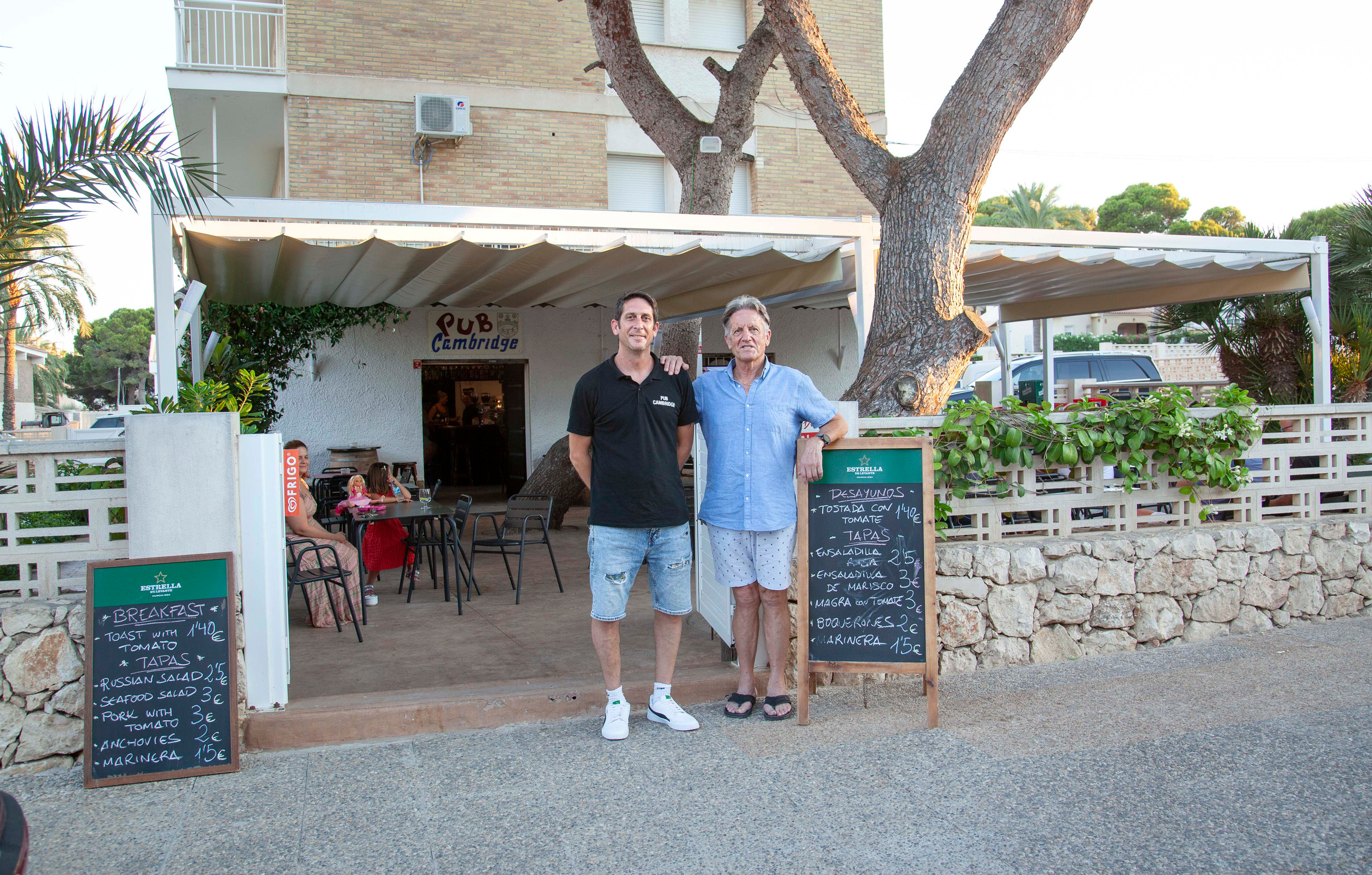 Beach bar. Family and real state photographer in Haugesund Dina Vikra