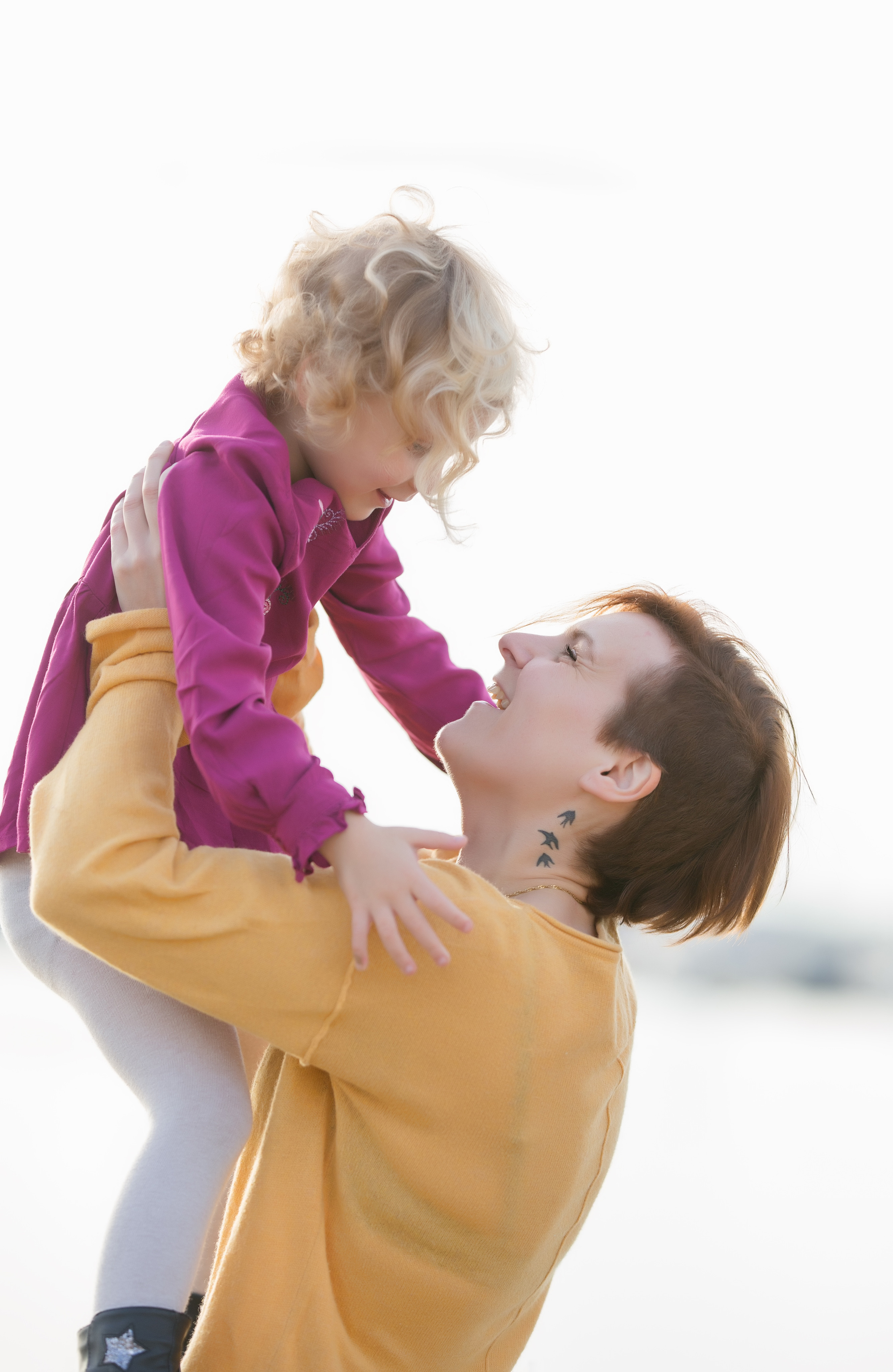 Smile. Family and real state photographer in Haugesund Dina Vikra
