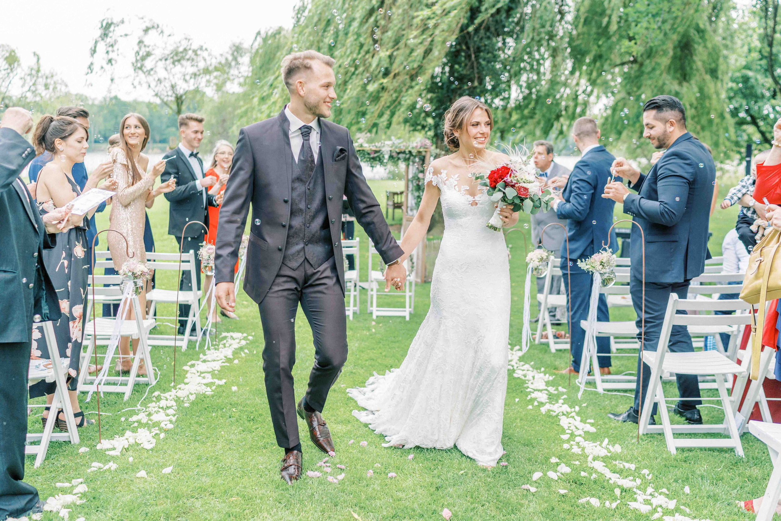 auszug brautpaar freie trauung landhaus am see garbsen