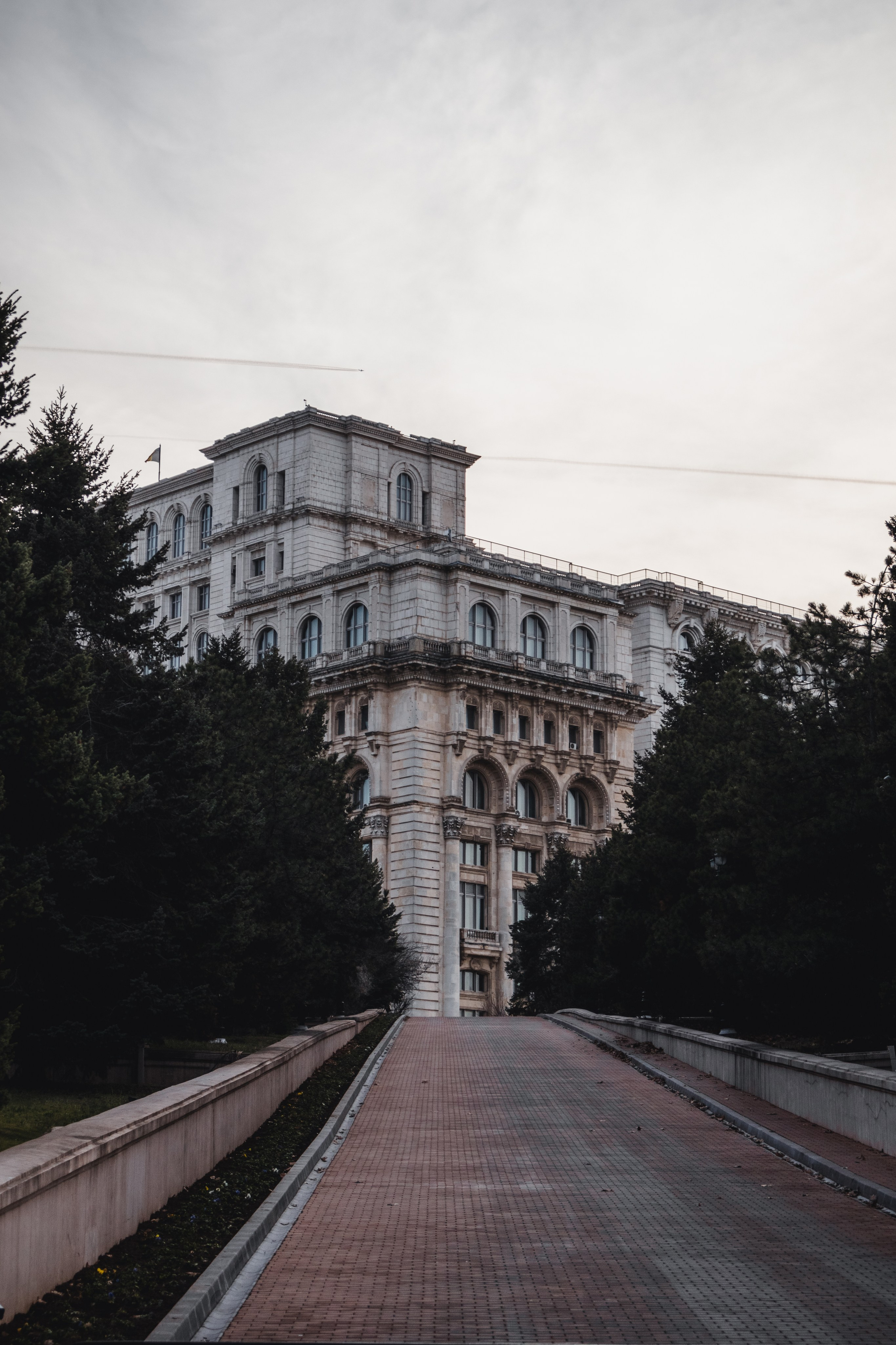 Bucharest. Дизайнер и Фотограф в Кишинёве Бусуйок Станислав