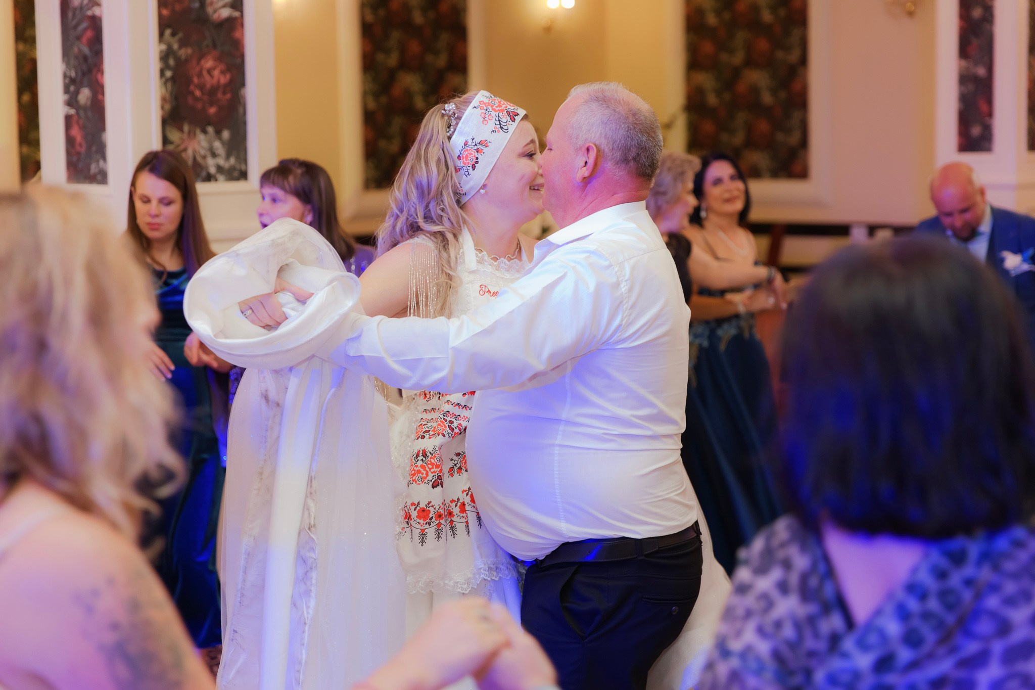 Mihai & Oana. Servicii foto-video profesionale, pentru momente de neuitat