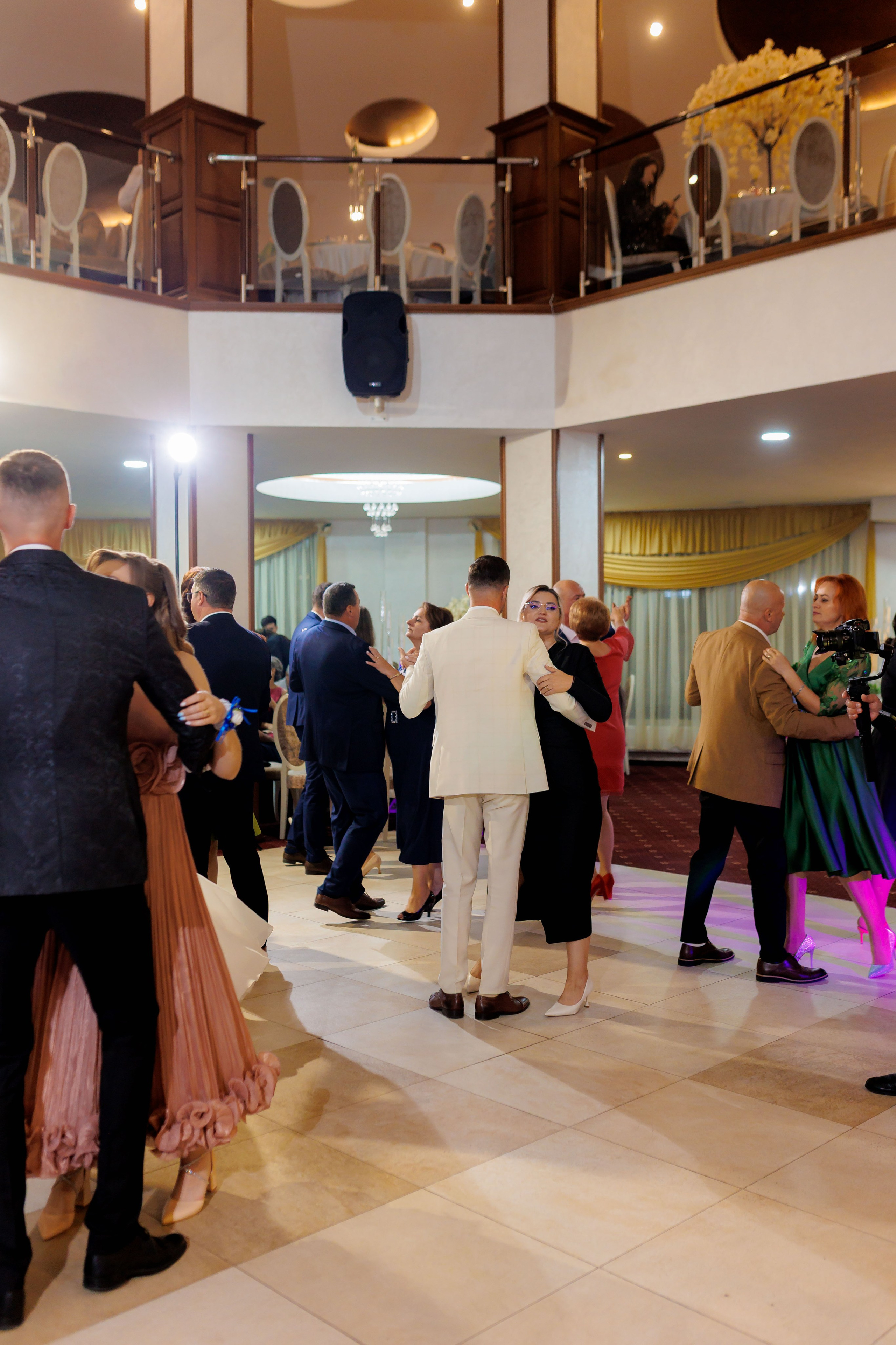 Loredana & Emilian – Ziua Nunții | Videografie - fotografie Botez Suceava, Iași, Botoșani. Servicii foto-video profesionale, pentru momente de neuitat