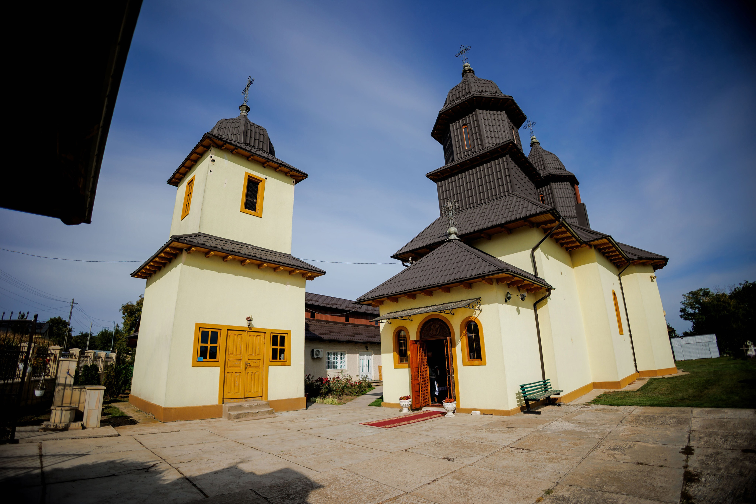 Loredana & Emilian – Ziua Nunții | Videografie - fotografie Botez Suceava, Iași, Botoșani. Servicii foto-video profesionale, pentru momente de neuitat