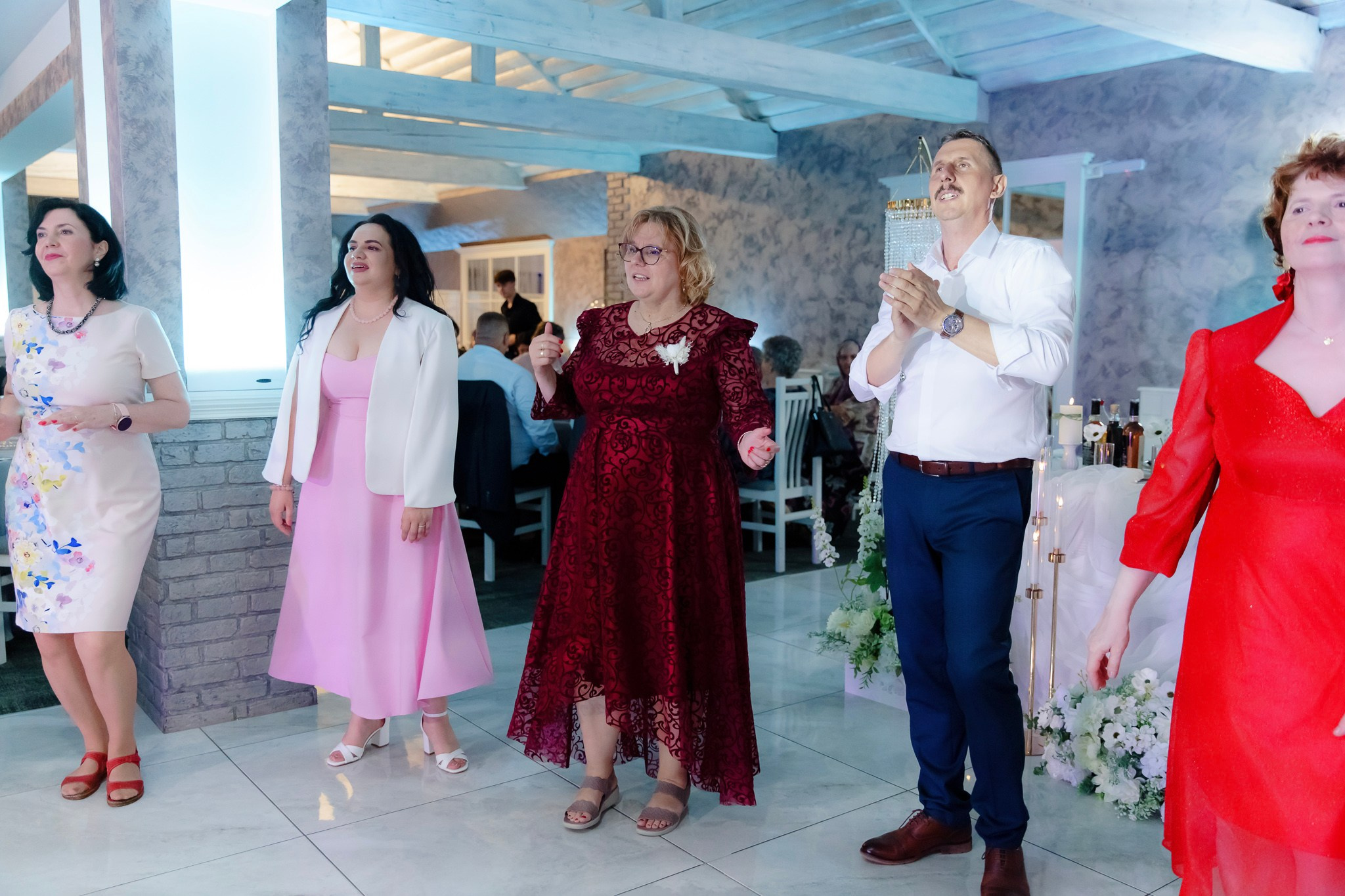 Ioana & Ionuț | Nuntă de poveste la Păstrăvăria Poiana din Mălini județul Suceava. Servicii foto-video profesionale, pentru momente de neuitat