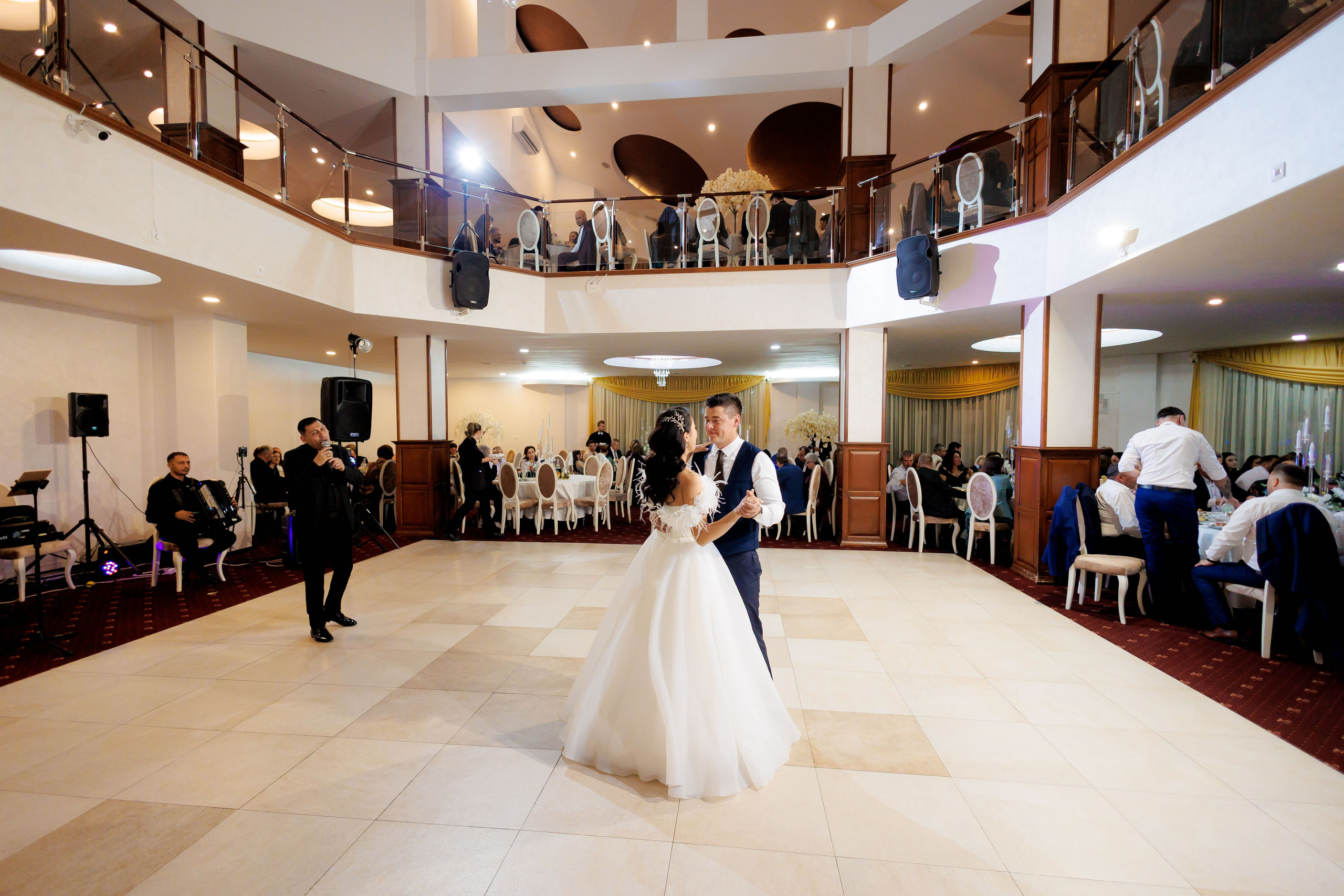 Loredana & Emilian – Ziua Nunții | Videografie - fotografie Botez Suceava, Iași, Botoșani. Servicii foto-video profesionale, pentru momente de neuitat