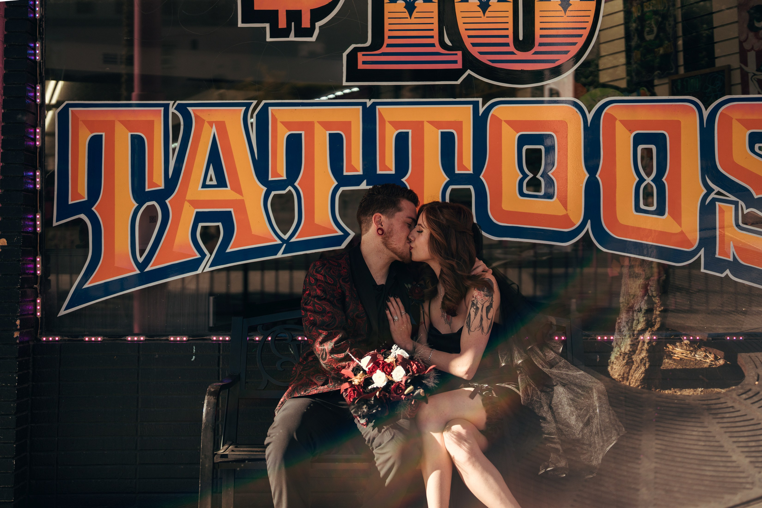 Jordan&Jarret. Wedding & elopement photographer Viktoriya Kravtsov. Las Vegas