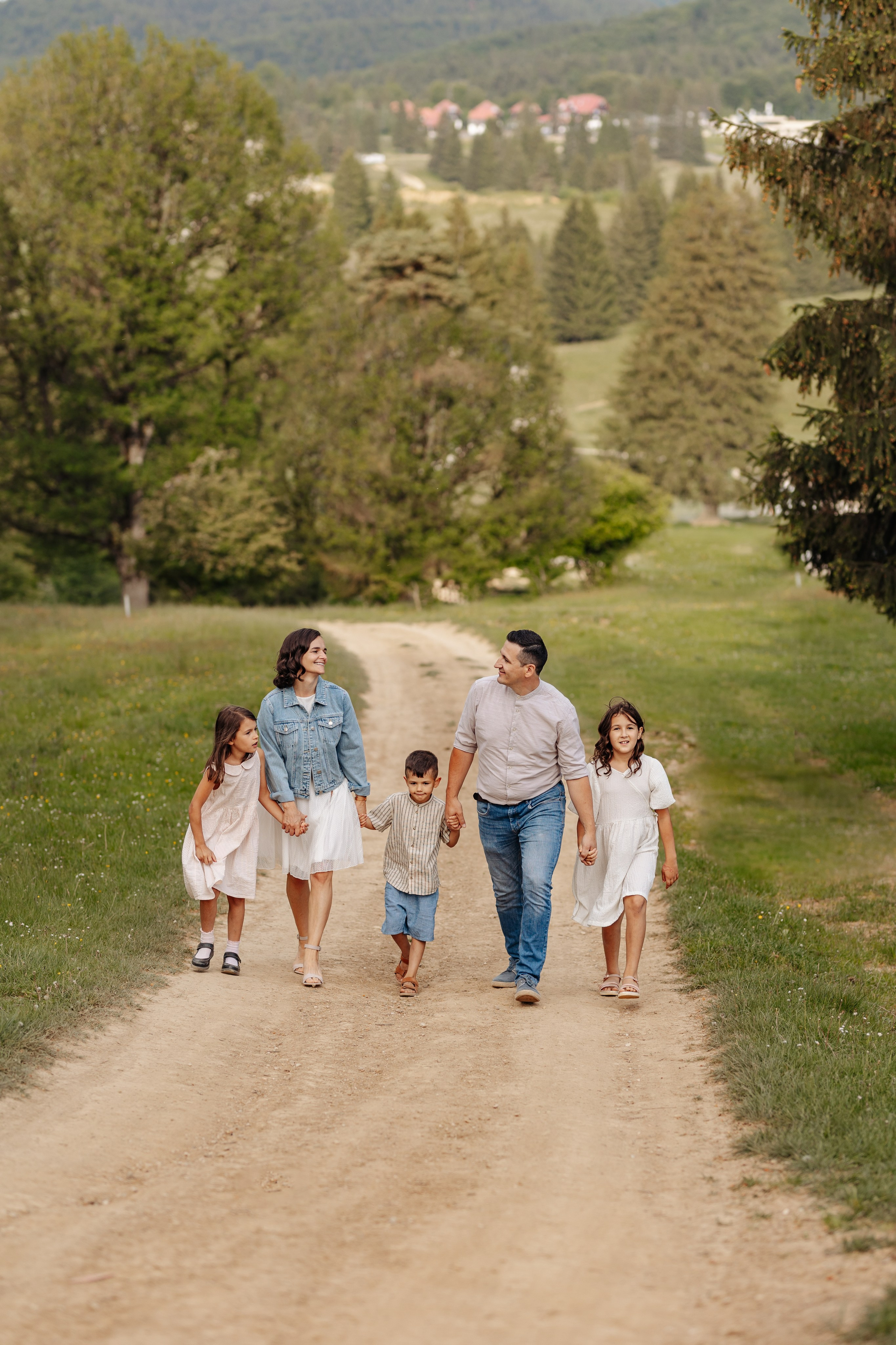 Familia Hudea. Cristina Andronache fotograf Brașov fotograf de familie fotograf de nunta Brașov