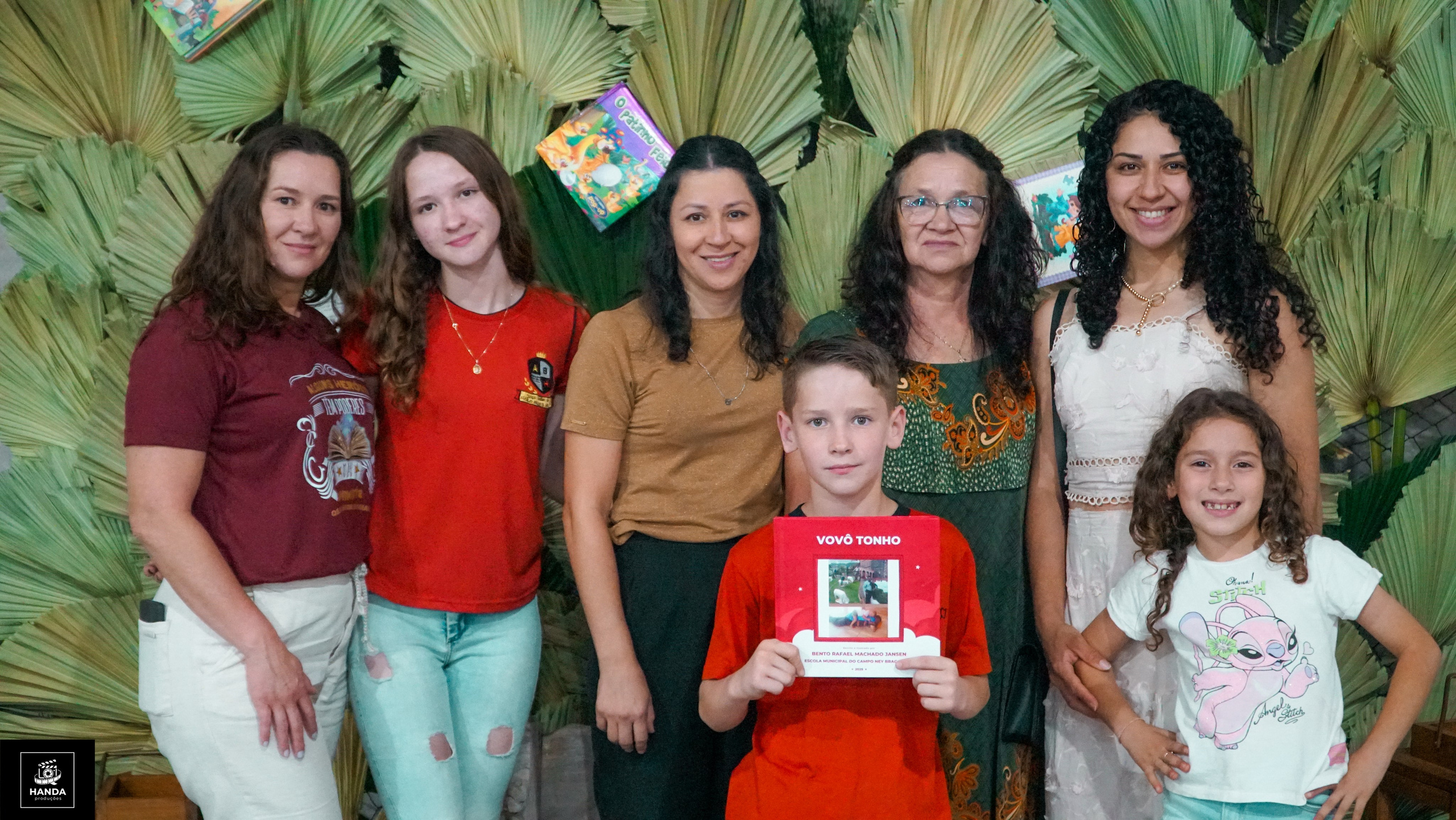 Noite autógrafos colégio Aurélio Buarque de Holanda. Handa Produções