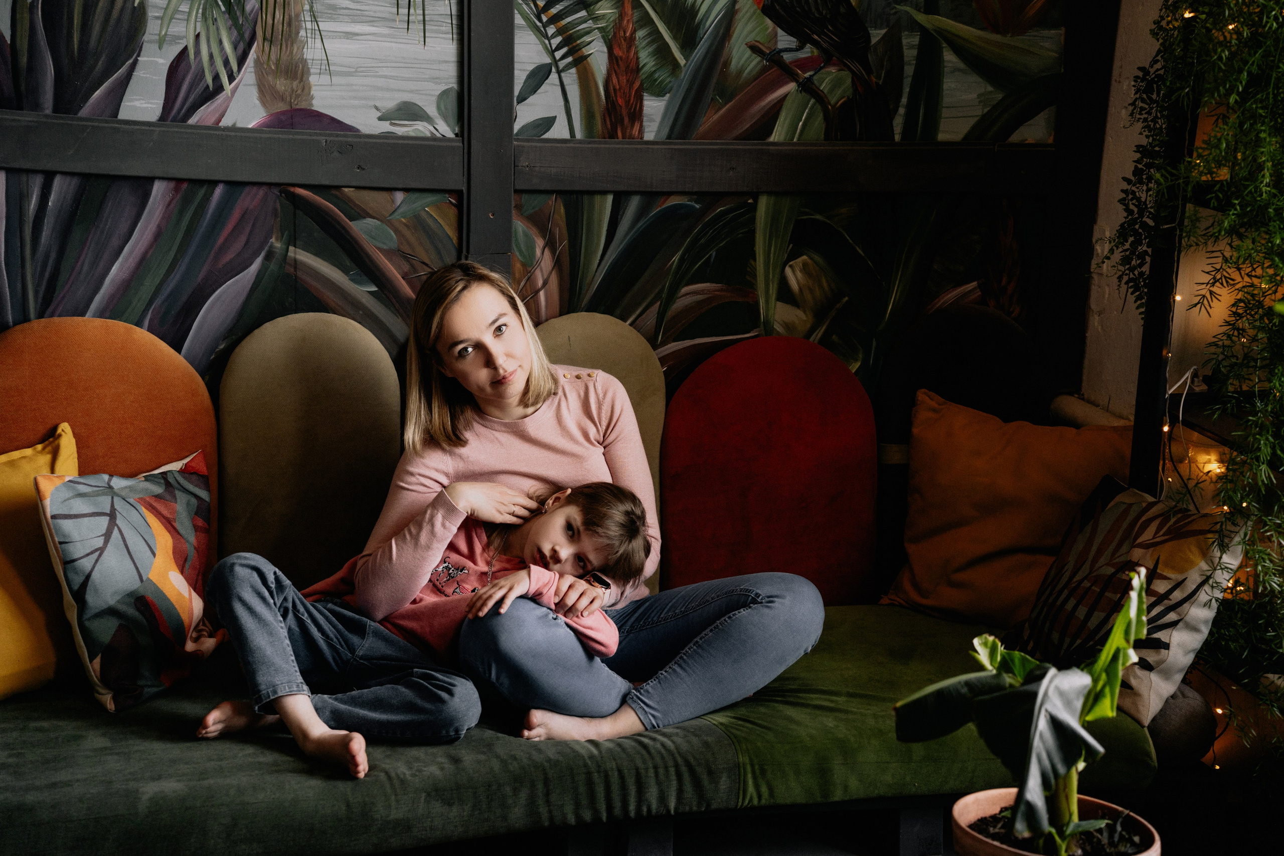 Studio Family Photography with Greenery – Fresh & Elegant. Alisa Tant — Family and newborn photographer Bucks County, Montgomery county, Philadelphia, NJ