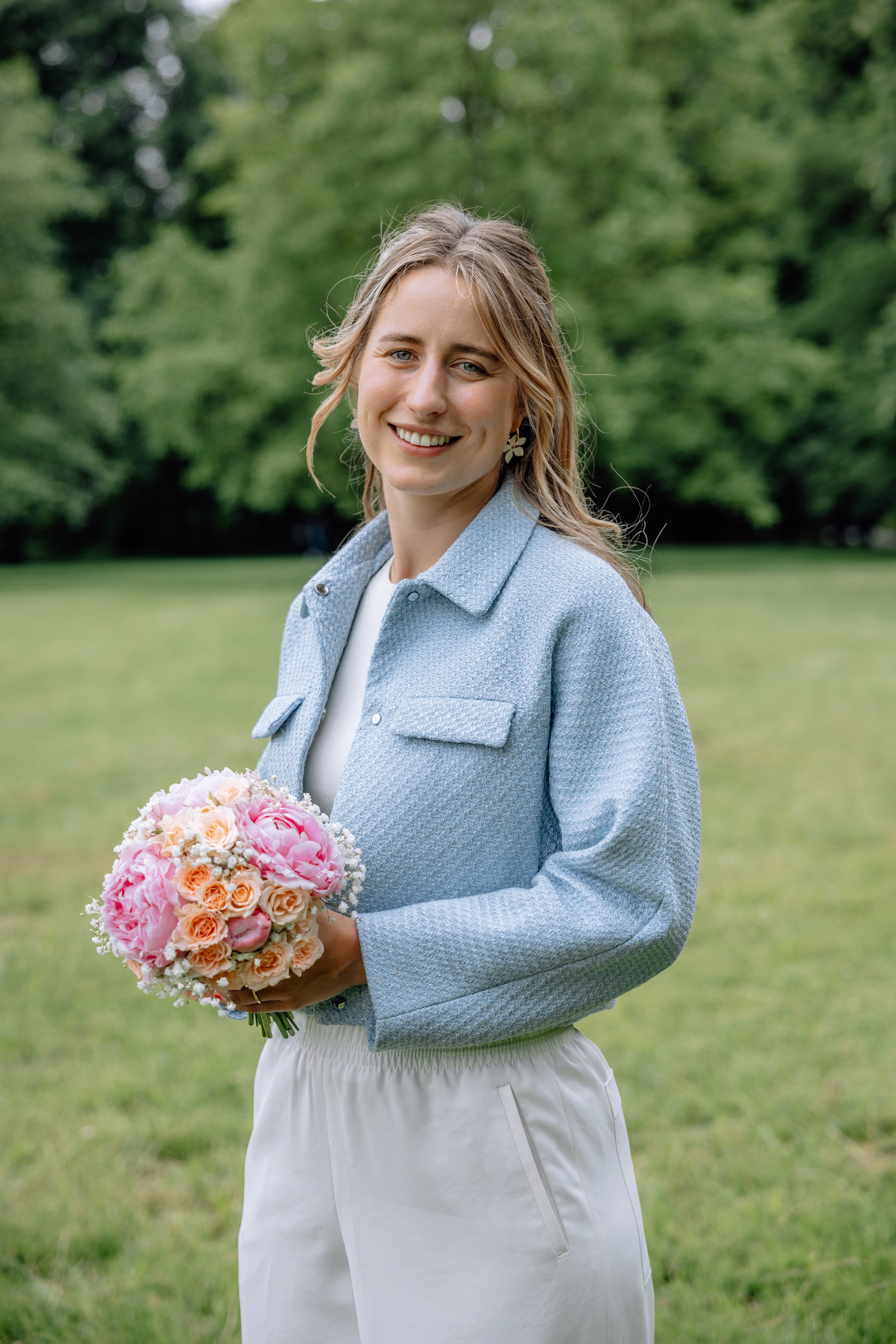 Romanrische Trauung im Standesamt Mandlstraße | München im Sommerlicht. Hochzeitsfotograf München Taufe Familienfotograf Tanja Mauke