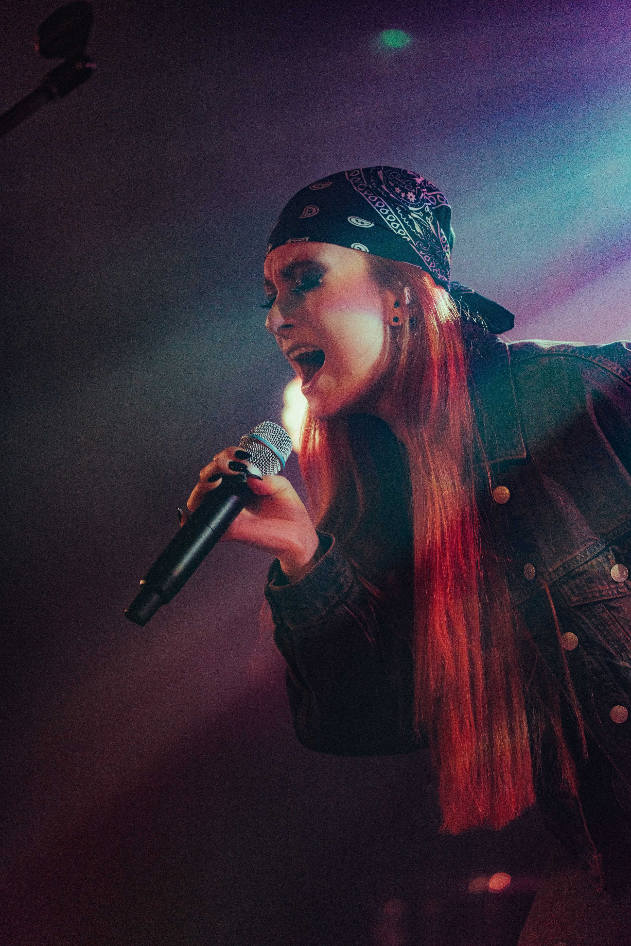Marie Rezlerova. Rock Cafe. Concert and portrait photographer in Prague