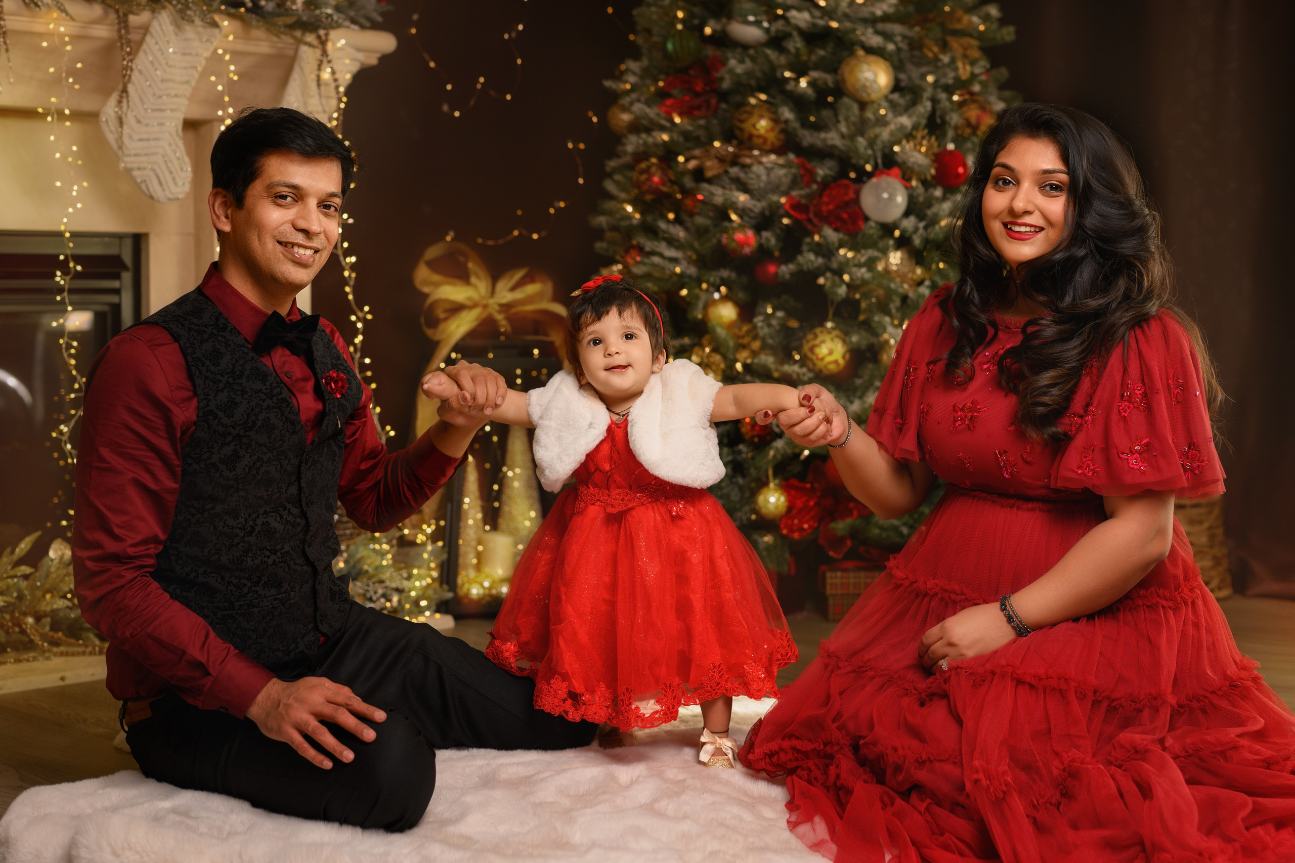 Priyanka and her family. Wedding & family photography in Seattle area. Helen Michelle photographer
