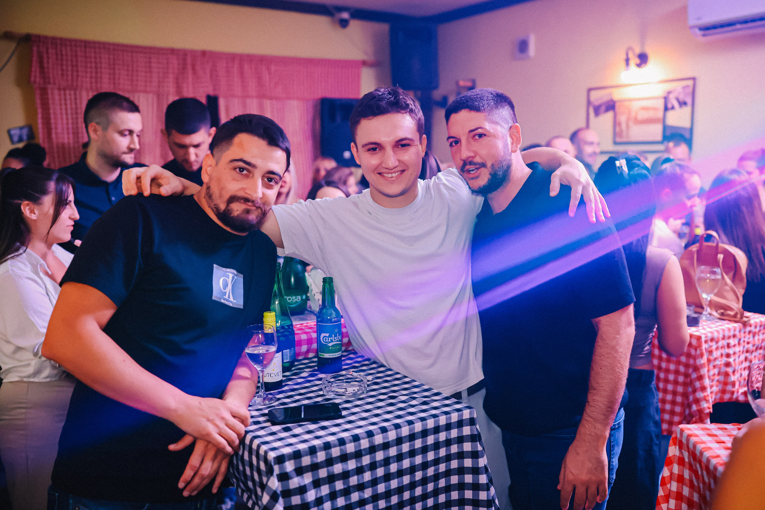 Zurke 90tih — Kafana Gradska Biblioteka. Foto Simic Jagodina