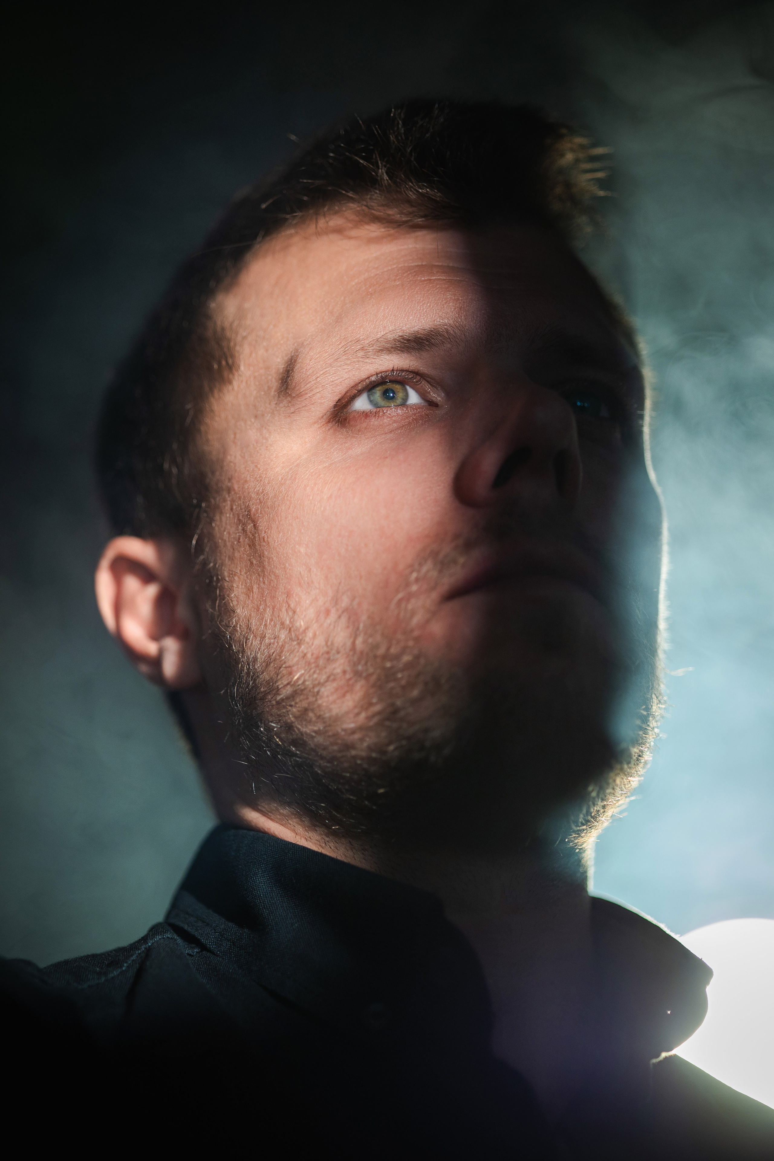 Dan Murzea. Daniel Cioc - Fotograf profesionist în București, specializat în evenimente, nunta, botez, corporate, portret și boudoir