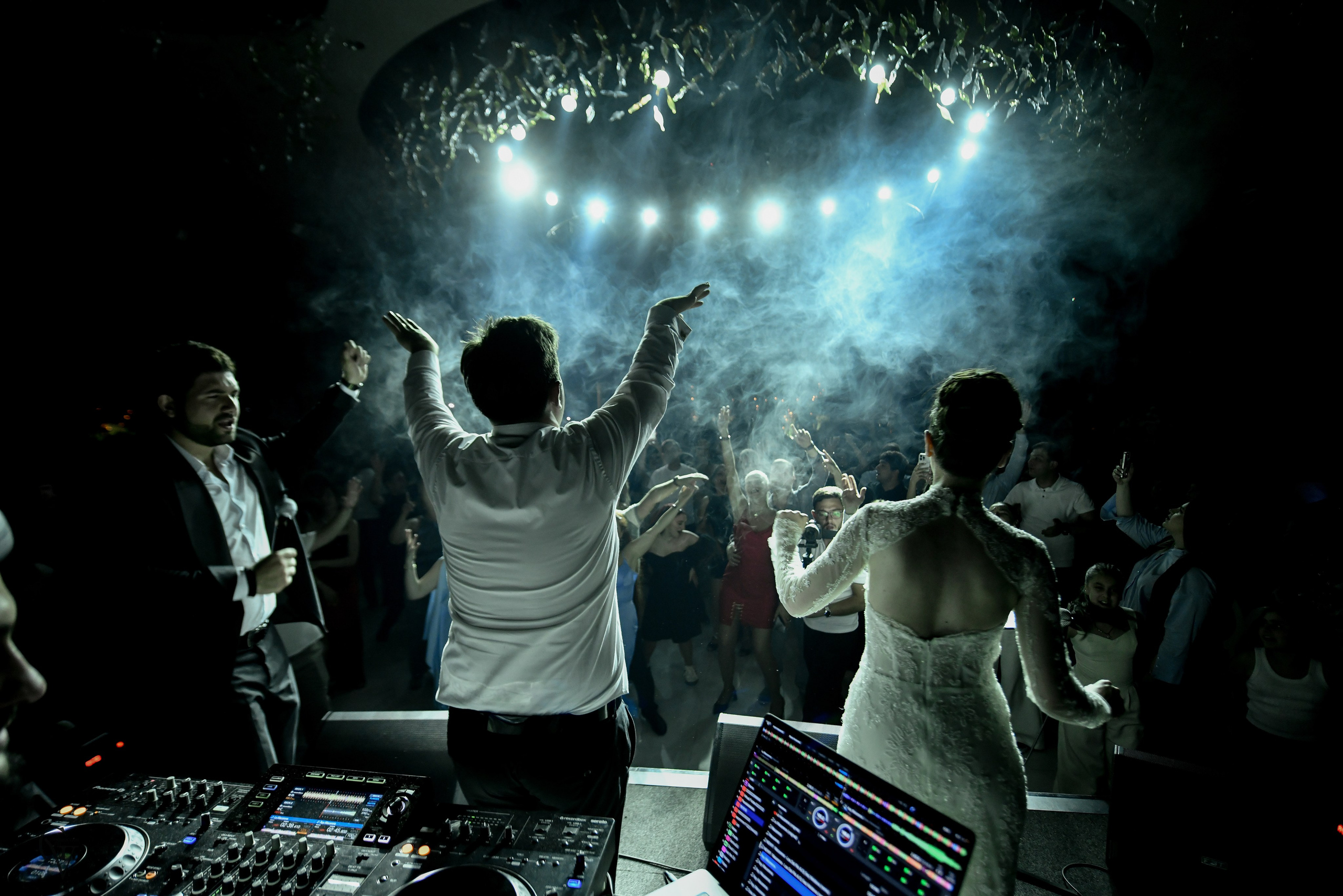 Armen & Milen. Wedding photos and video shooting in Armenia and all over the world!!! Photographer in Yerevan