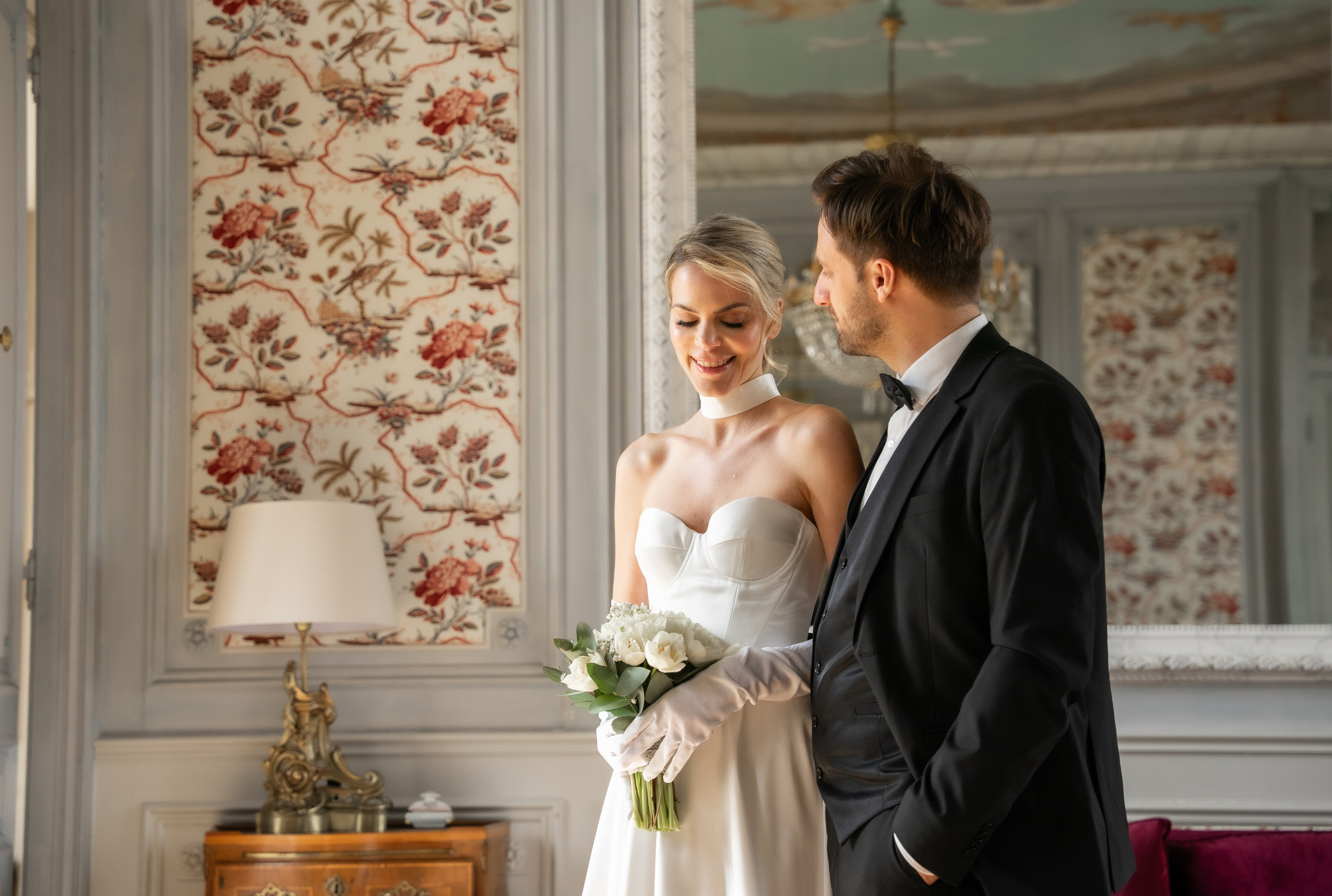 Chateau elopement inspiration. Wedding photographer in Paris Oksana Shum