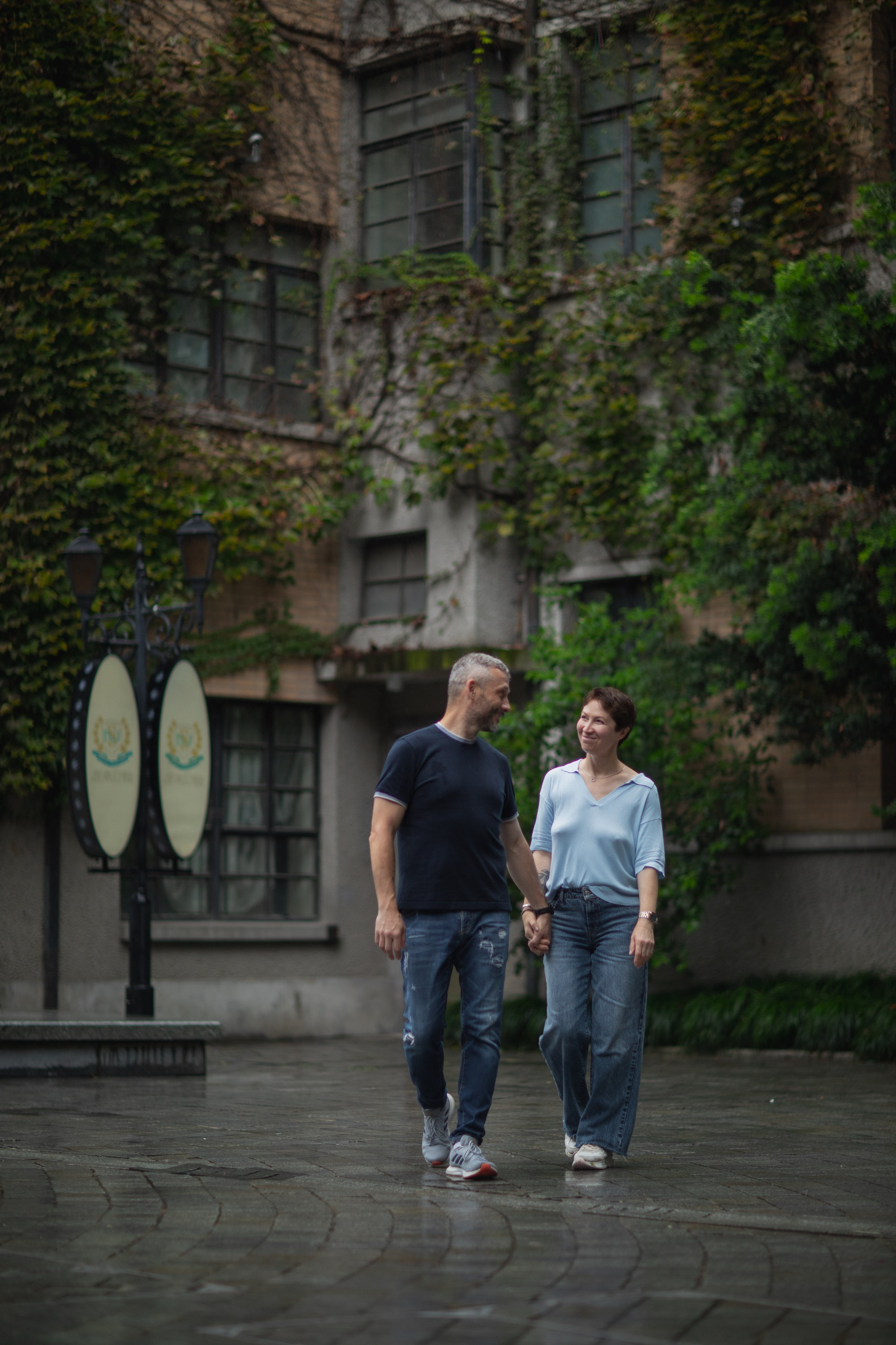 Под дождем во Французском квартале Шанхая. Фотограф в Шанхае — Лола Пидлуская