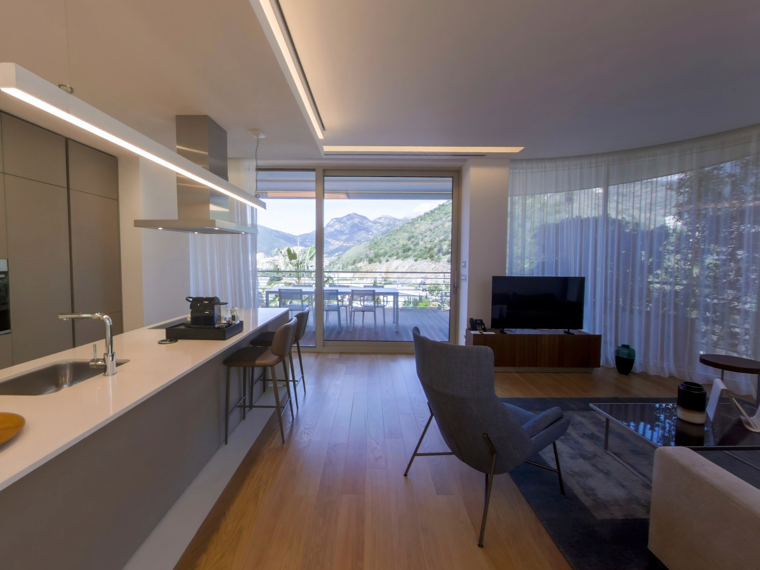 Почему профессиональная съёмка — это выгодное вложение. Фотограф в Черногории Андрей Свитайло