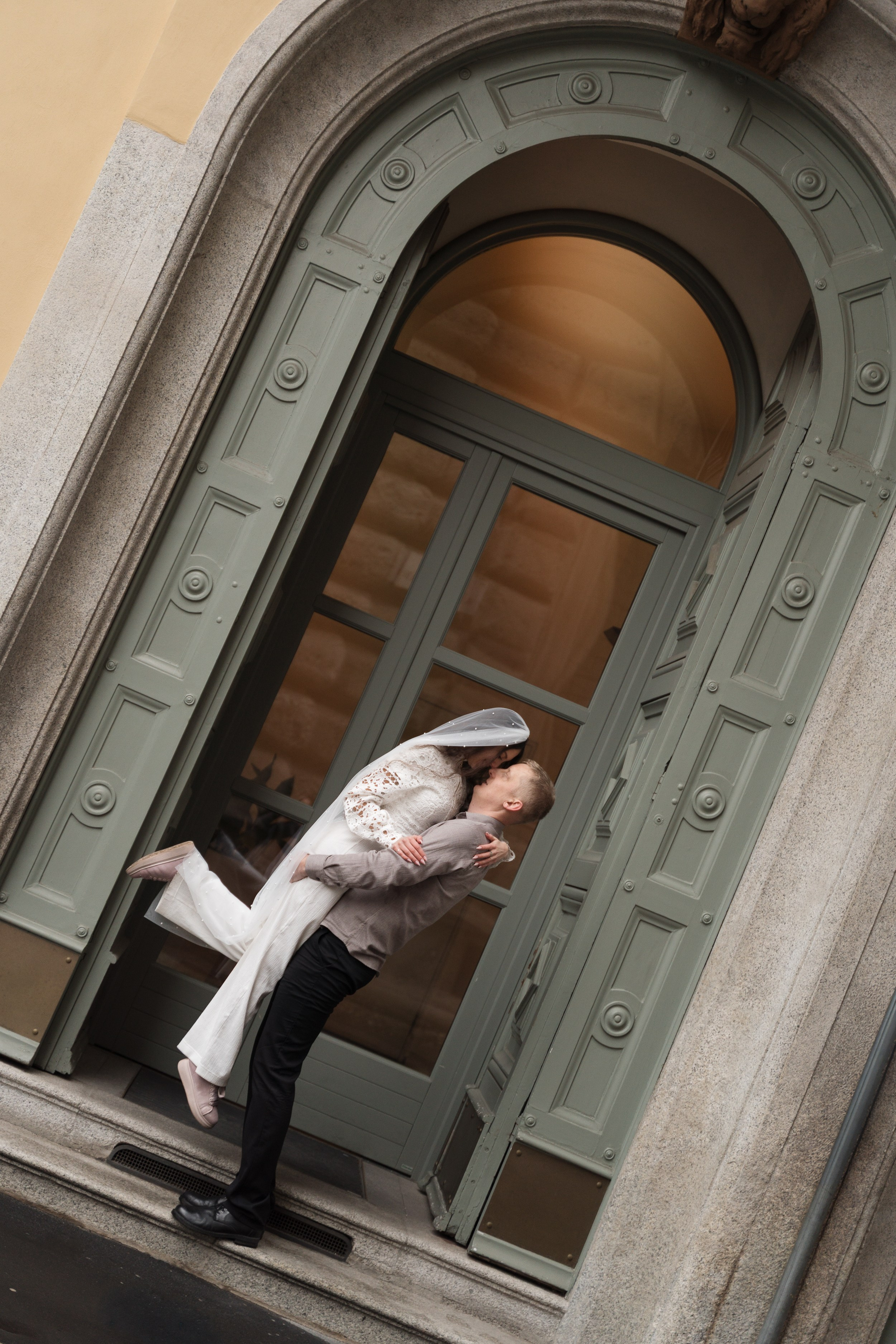 Wedding photosession in Milan. Proposal Photographer in Lake Como