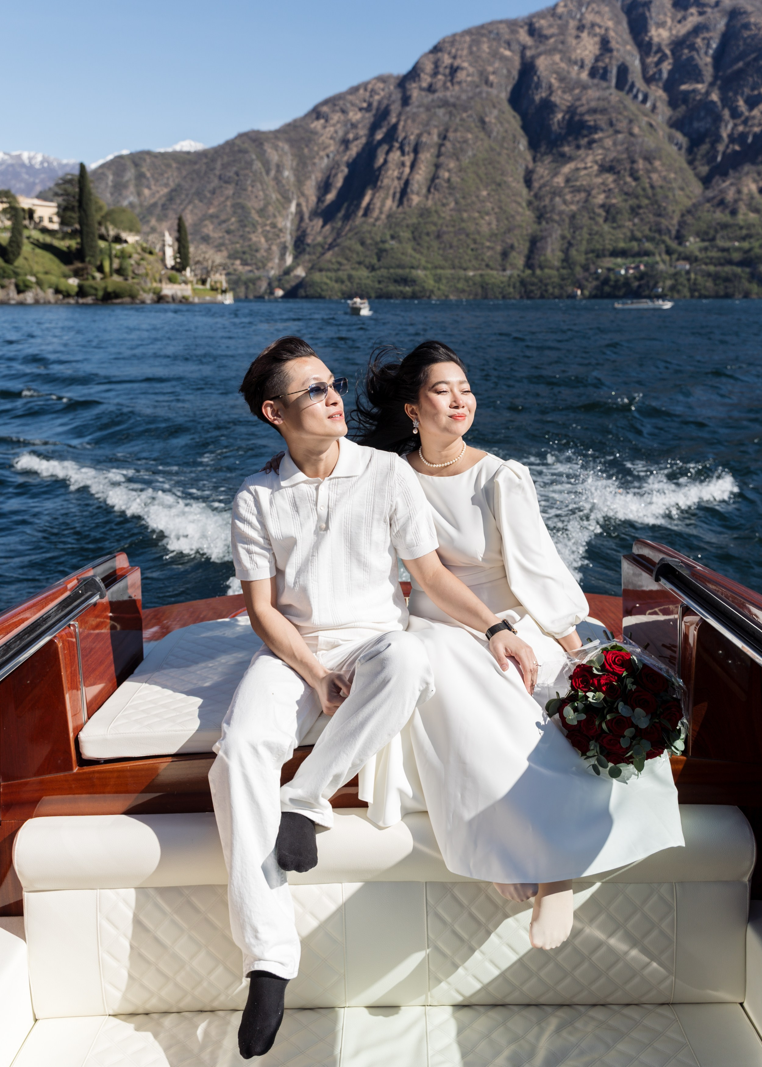 Secret Proposal on a Boat in Lake Como. Proposal Photographer in Lake Como