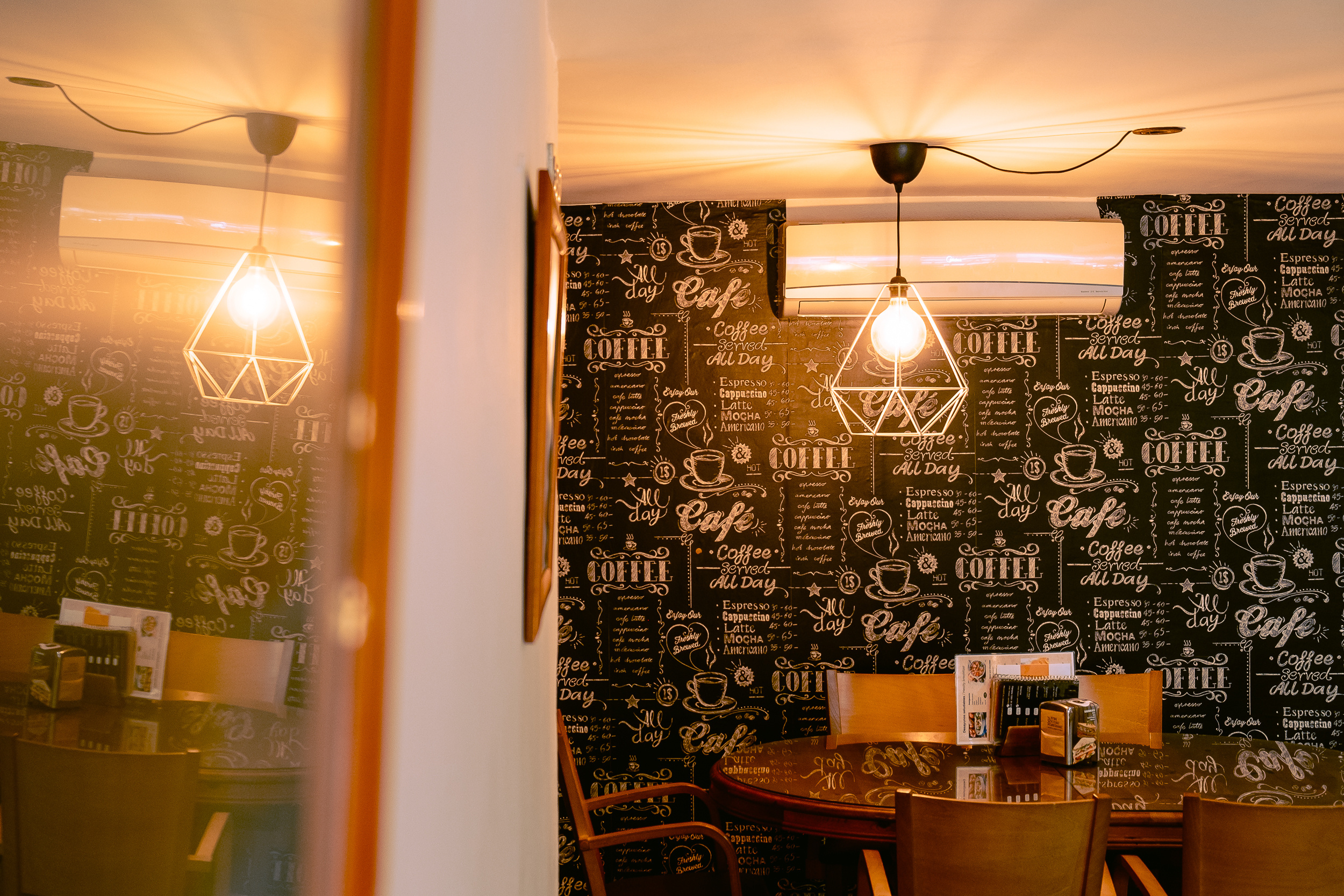 Интерьерная съемка кафе в Испании