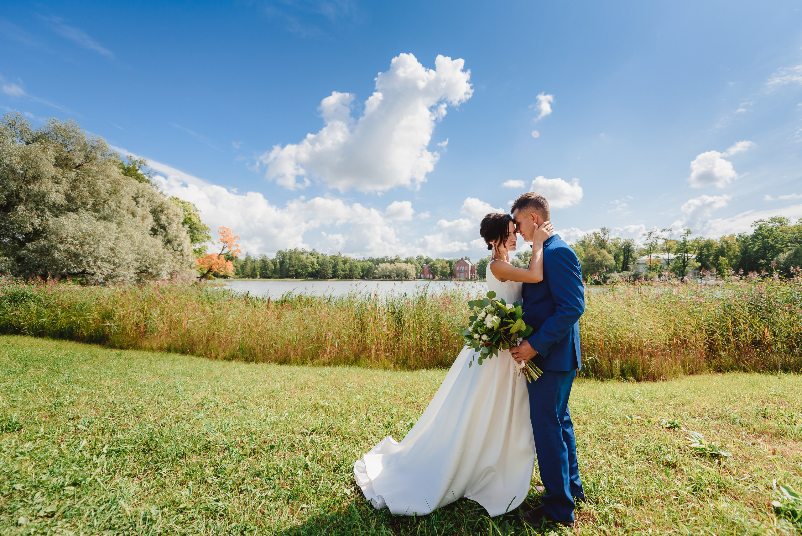 Свадебная фотосессия love story молодоженов