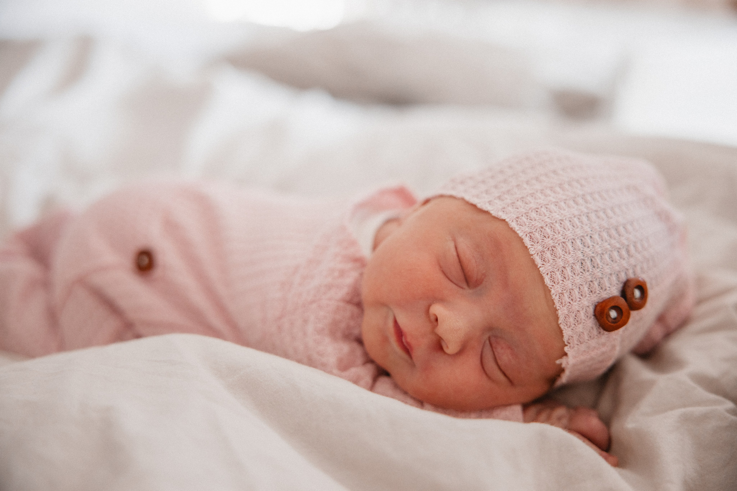 Neugeborenenfotos Zuhause. Hochzeitsfotografie |Hochzeitsfotograf Bochum | Hochzeitsfotograf Dortmund | Hochzeitsfotograf Essen | Hochzeitsfotograf Ruhrgebiet