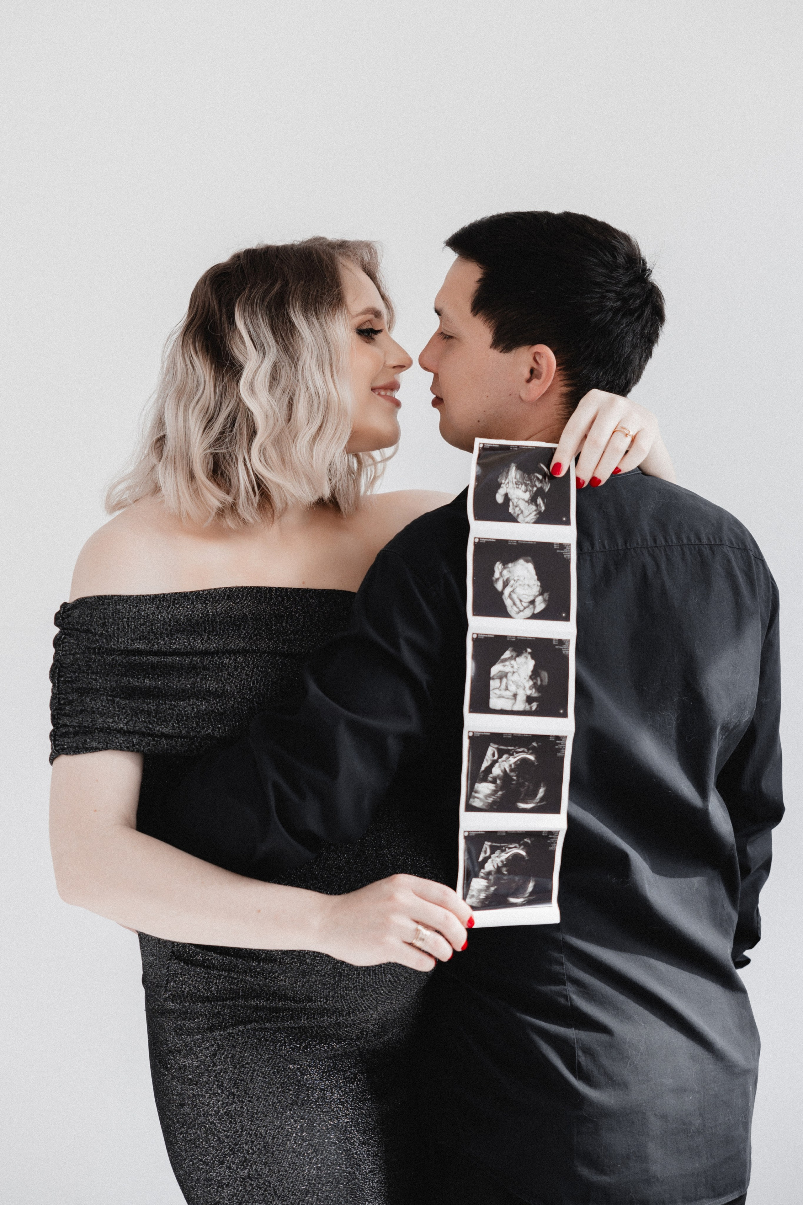 Babybauch Shooting im Fotostudio | Schwangerschaftsfotos in Bochum. Hochzeitsfotografin Bochum | Halyna Reiche Fotografie NRW