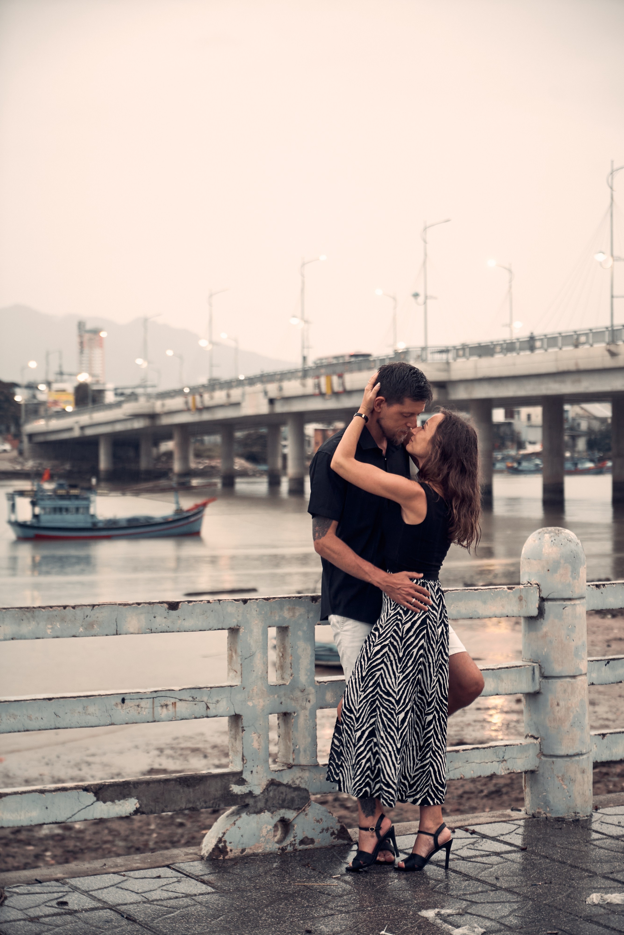 Под дождём. Семейный фотограф в Нячанге. Прогулки, lovestory, свадебные, студийные съёмки