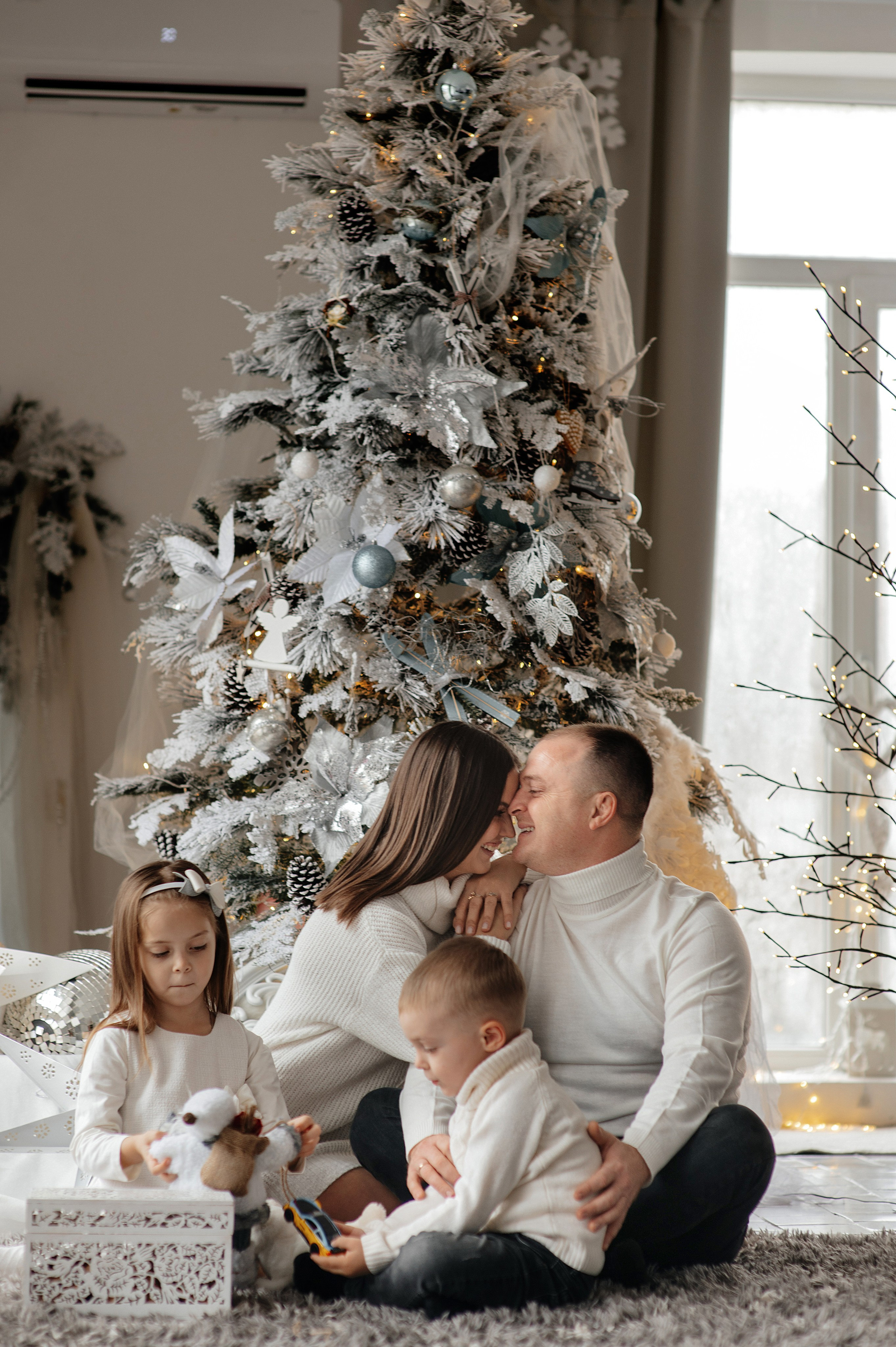 New Year Happy Family. Wedding photographer from Moldova Alexey Chipchiu