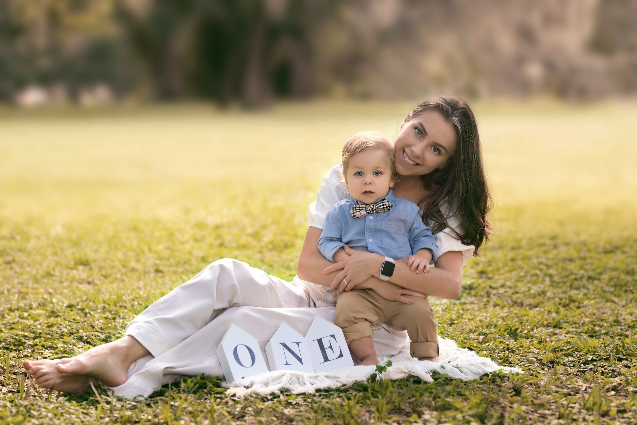 ONE YEAR. Portrait, kids and family photographer in Wesley Chapel Alina Alice Osipova