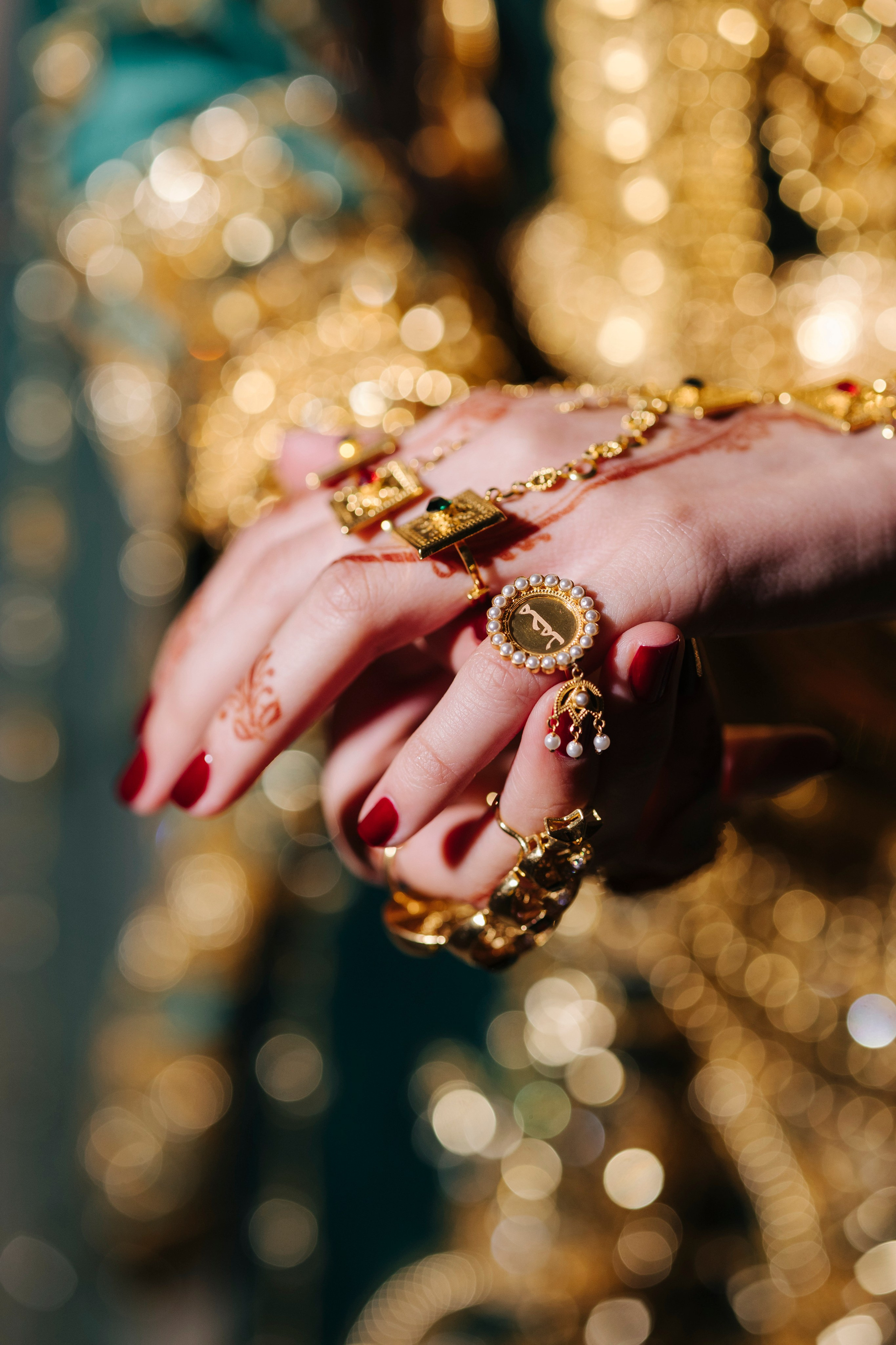 Meera Henna. Wedding, Maternity & Family Photographer in Dubai, UAE & Worldwide