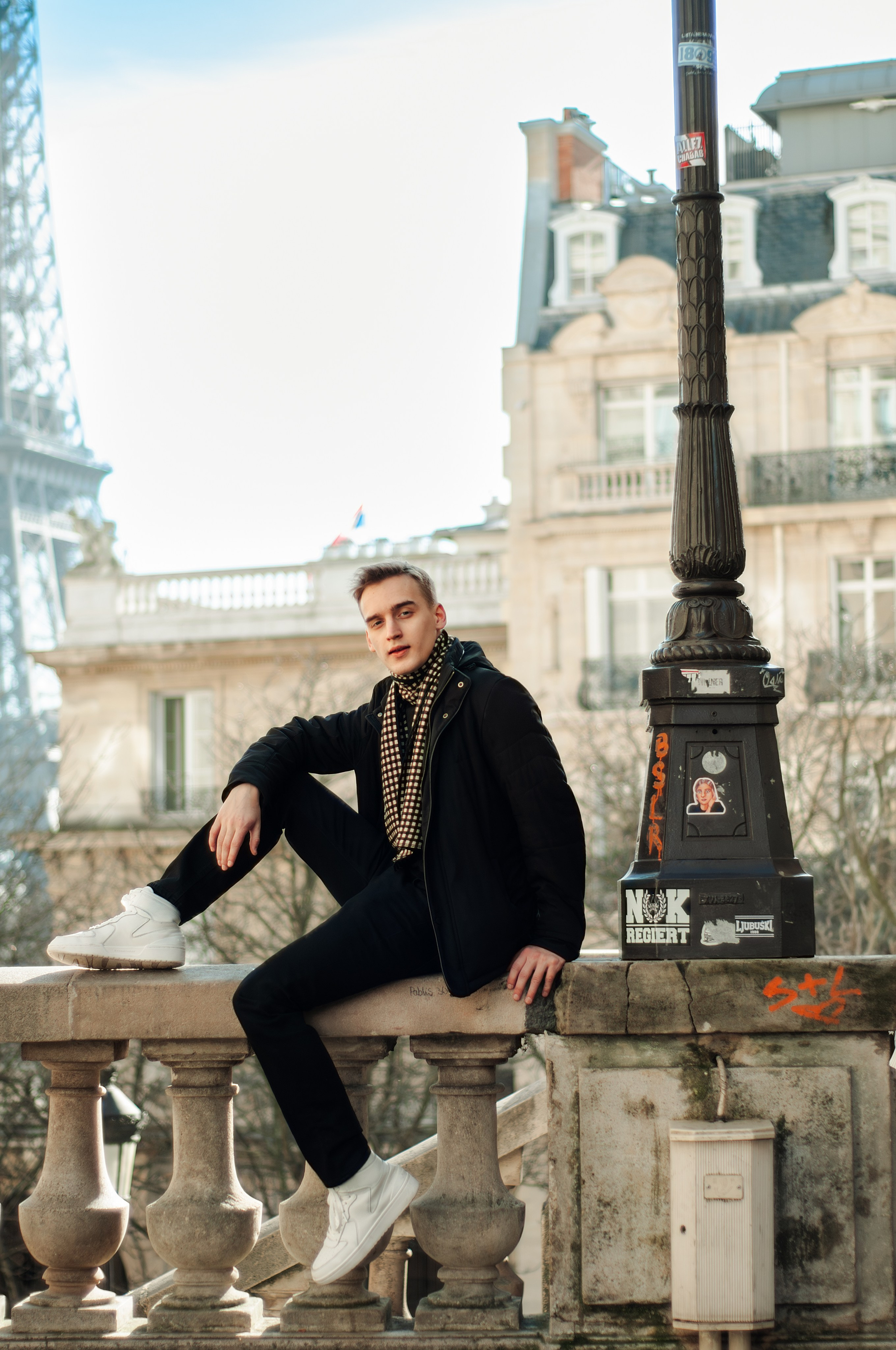 Мужская фотосессия у Эйфелевой башни. Фотограф в Париже Полина Осипова