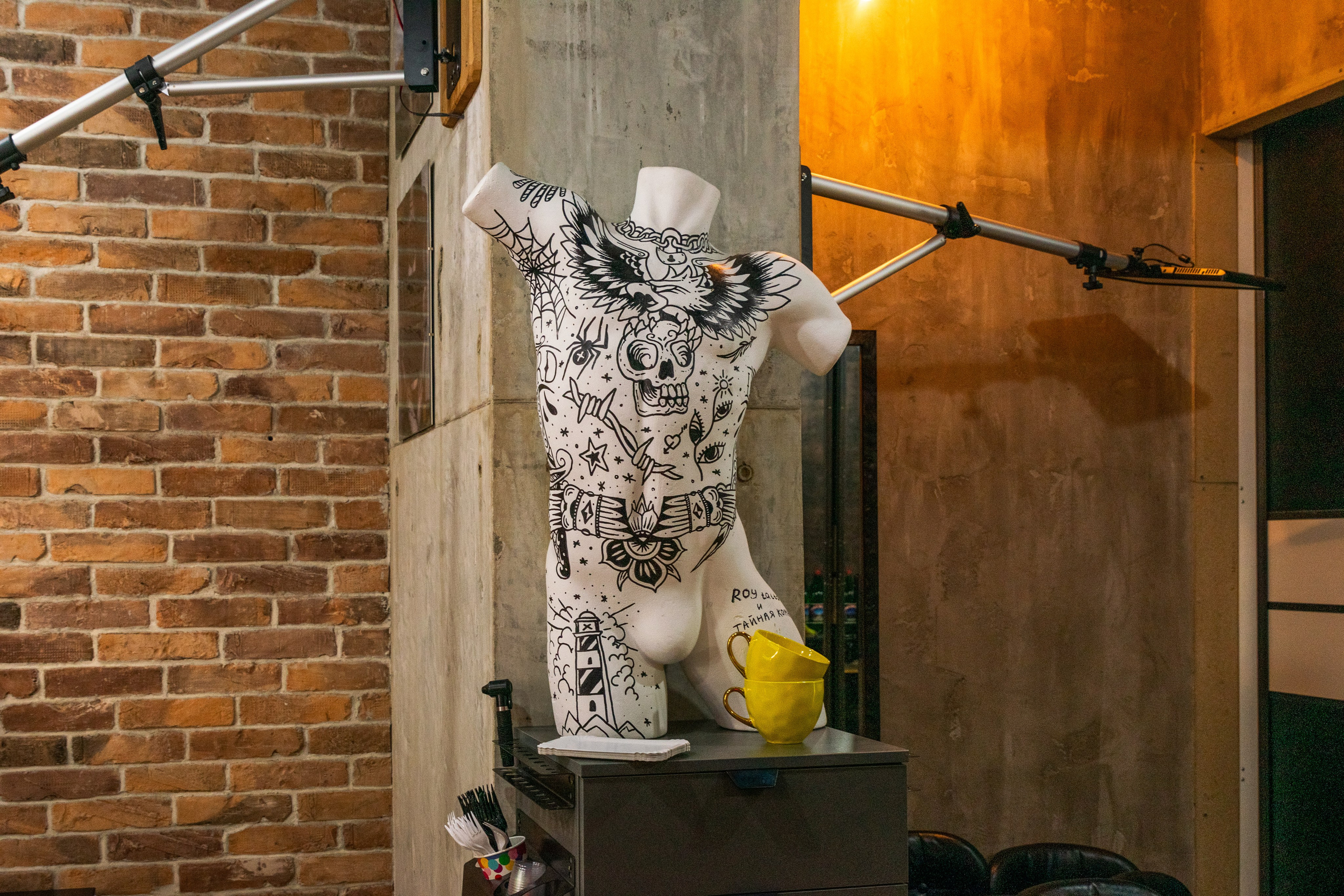 Репортажная фотосессия с открытия TATTO ROY в Белграде, Сербия. Виктория Федосеенко, фотограф в Сербии